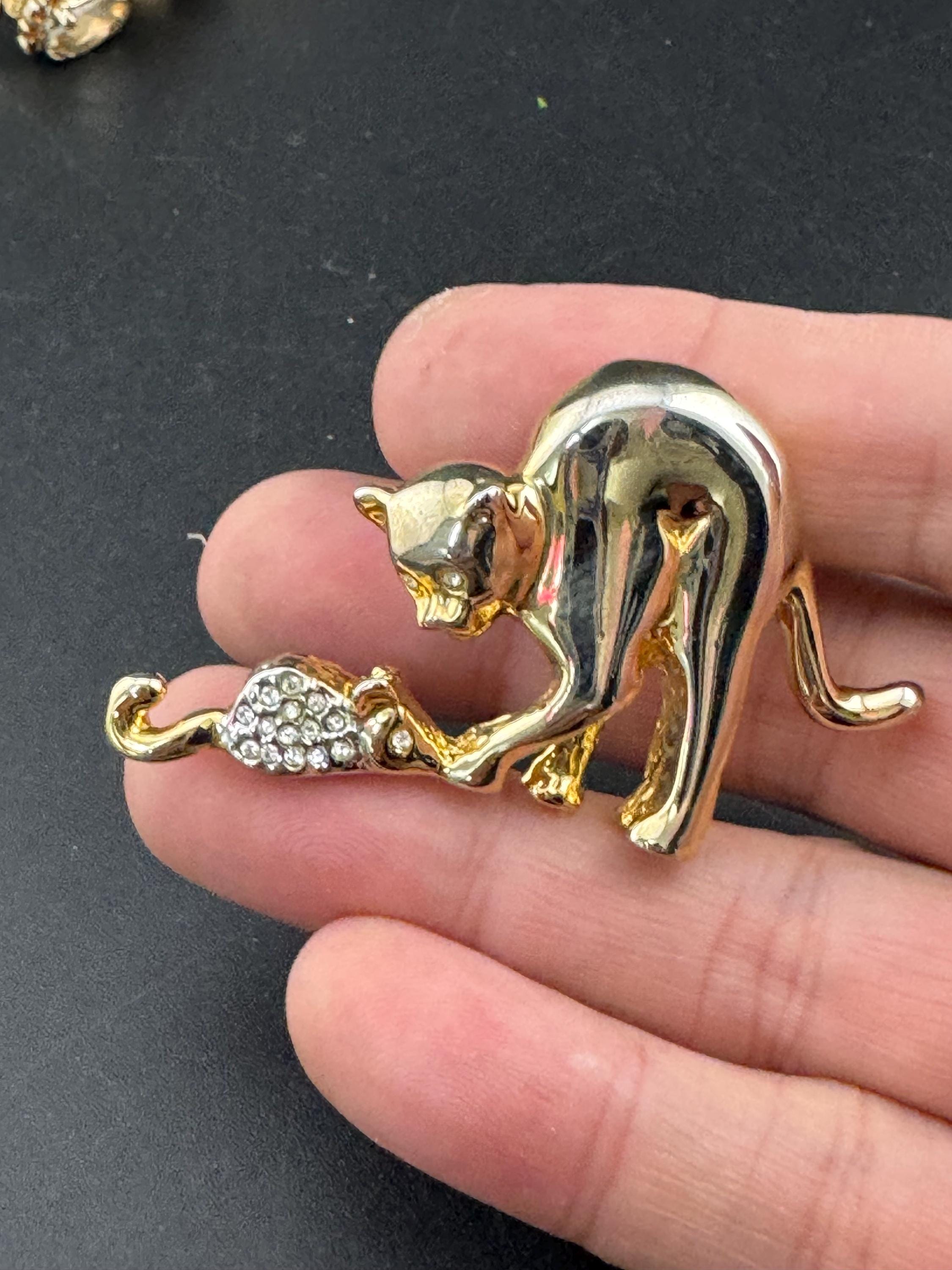 Vintage Crystal cat and mouse brooch, gold tone
