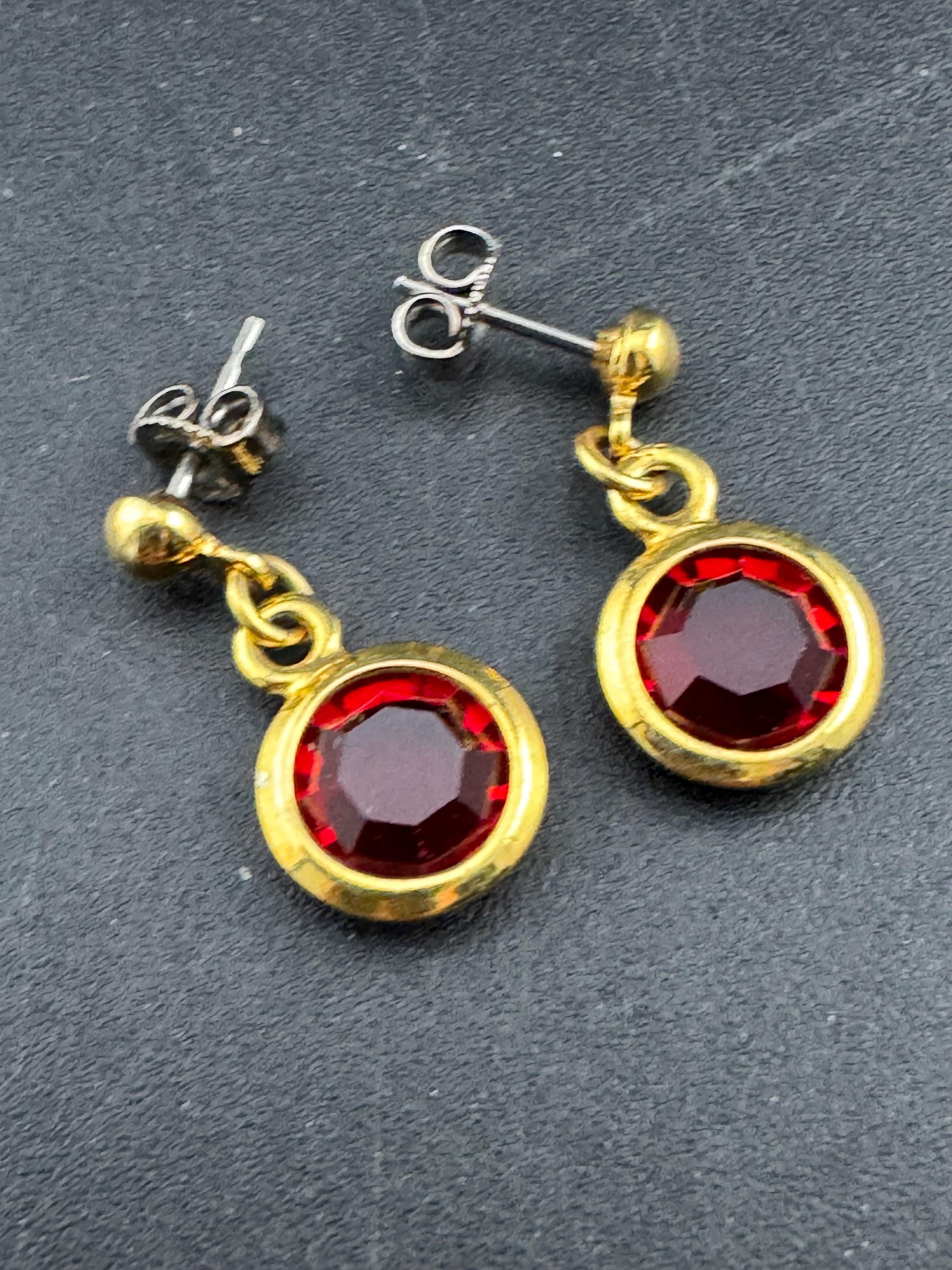 Vintage Ruby Red Glass Diamanté bezel rivière Earrings