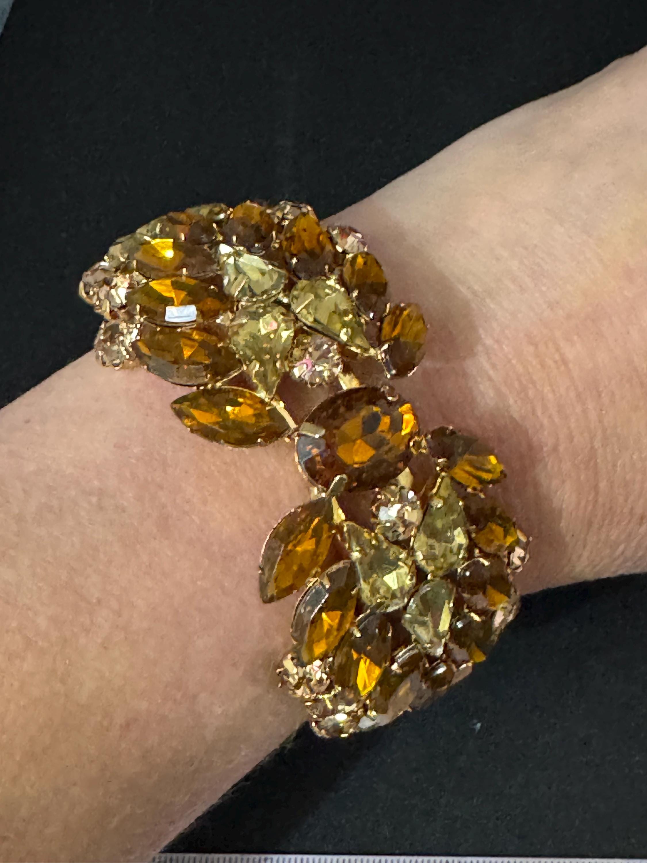 Uranium UV glass brown cognac glass rhinestone hinged bangle, gold tone 50s