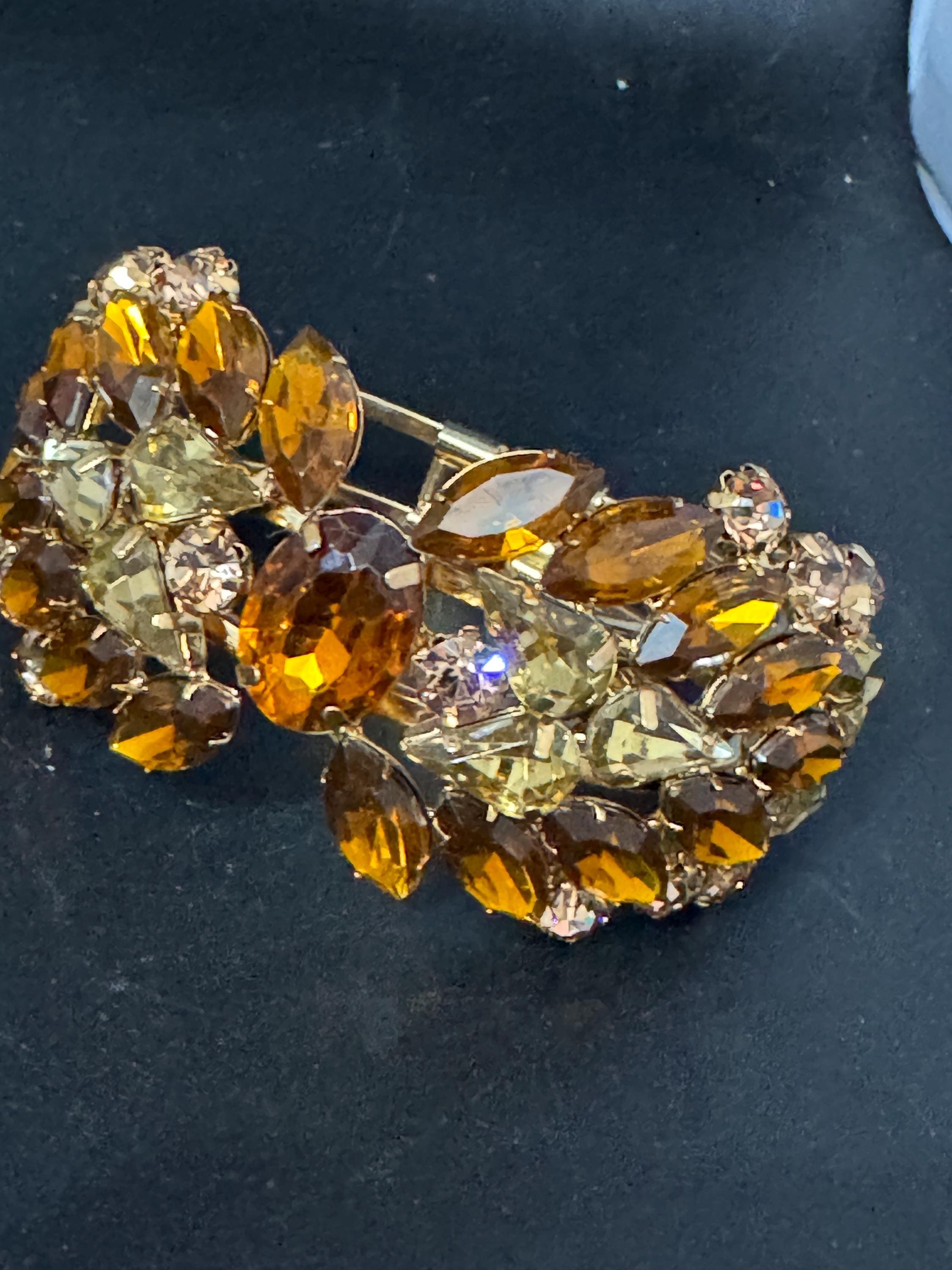 Uranium UV glass brown cognac glass rhinestone hinged bangle, gold tone 50s