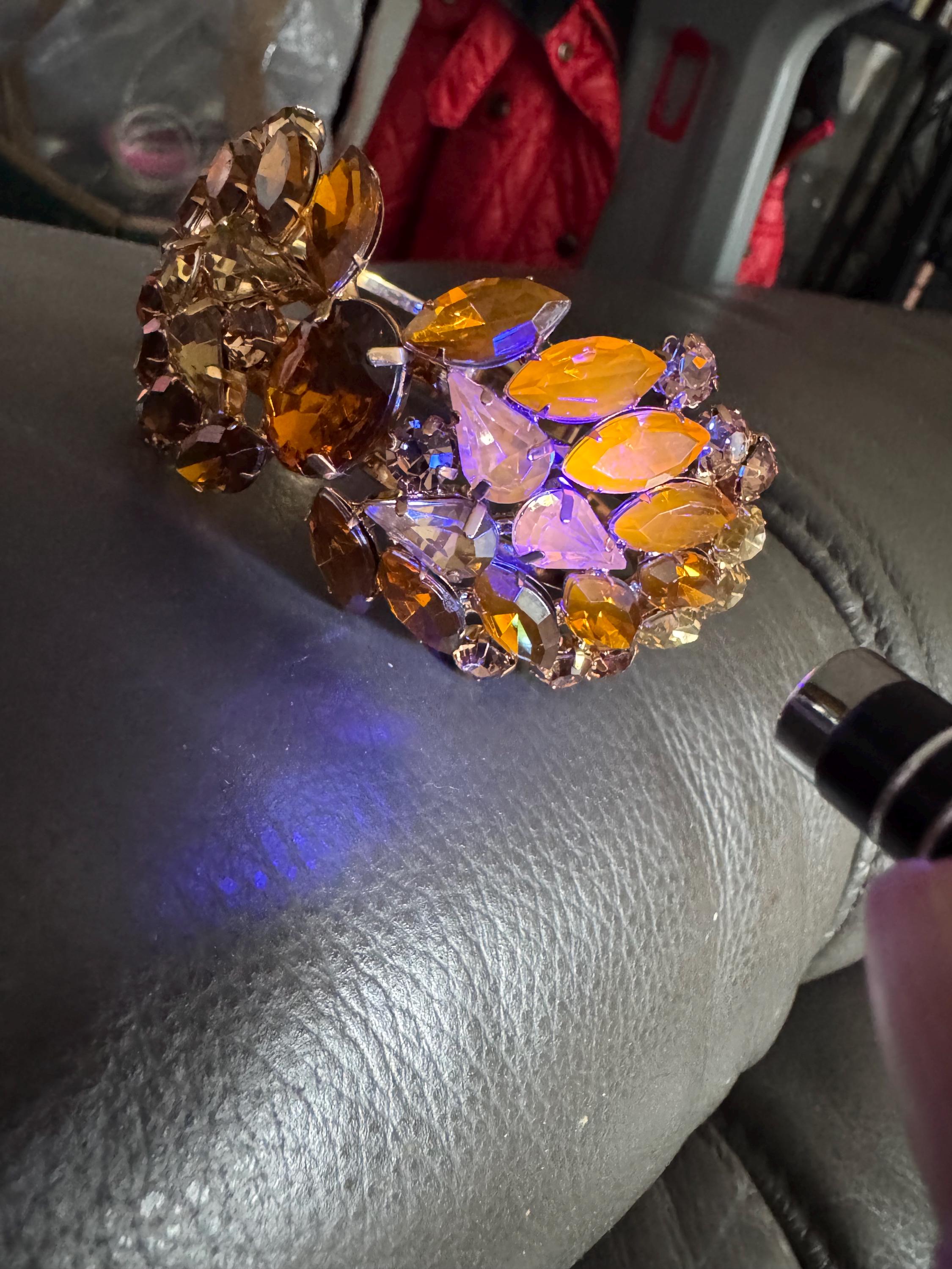 Uranium UV glass brown cognac glass rhinestone hinged bangle, gold tone 50s