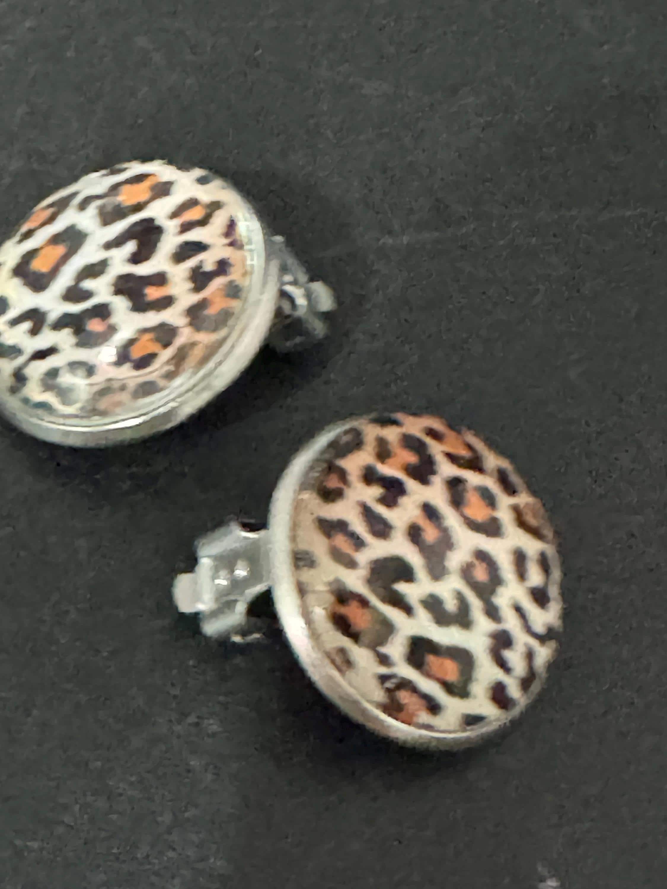 20mm leopard print clip on earrings, stainless steel silver tone glass
