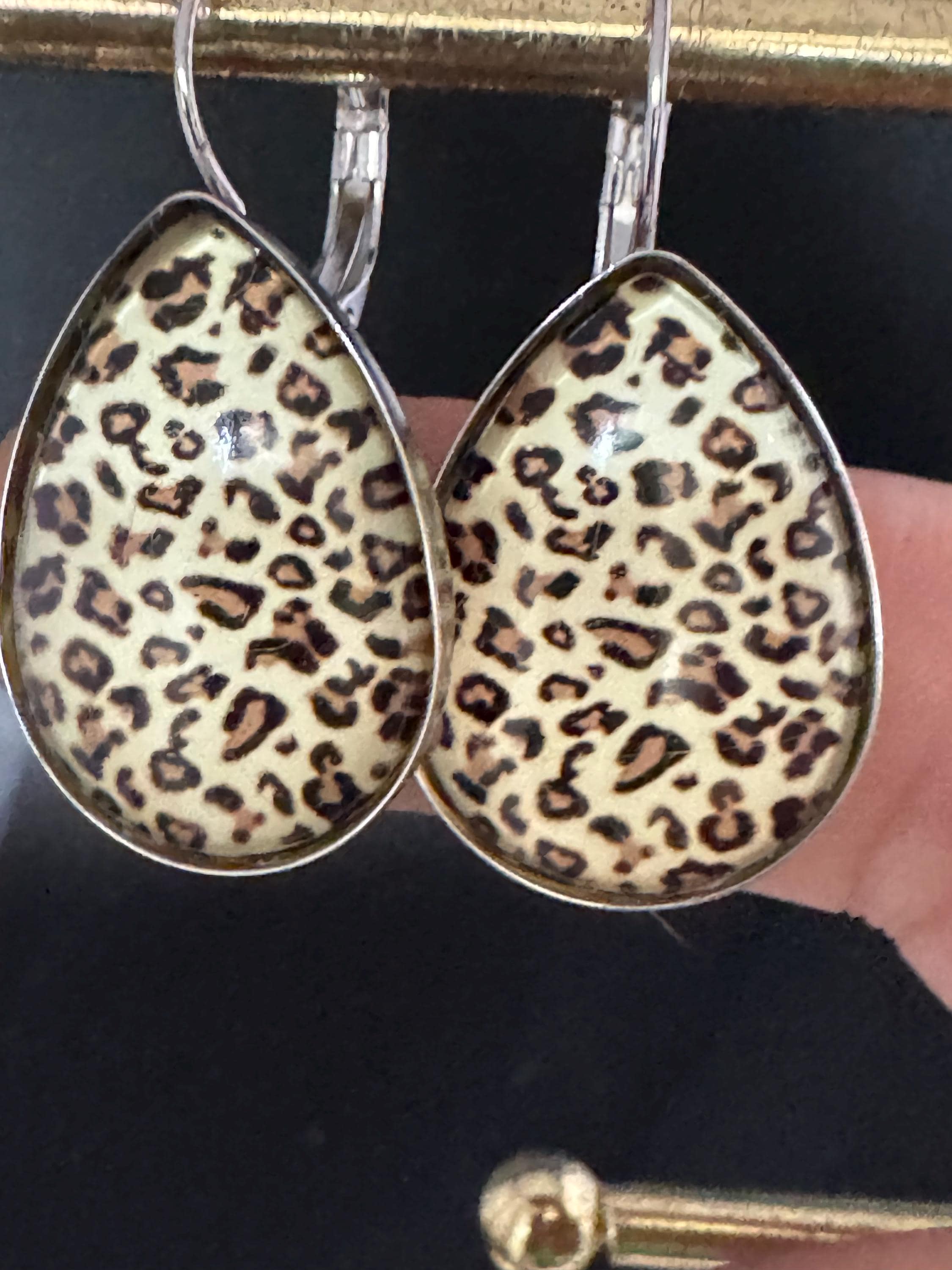 Handmade 4cm leopard print pierced teardrop earrings, silver plated with glass cabochons