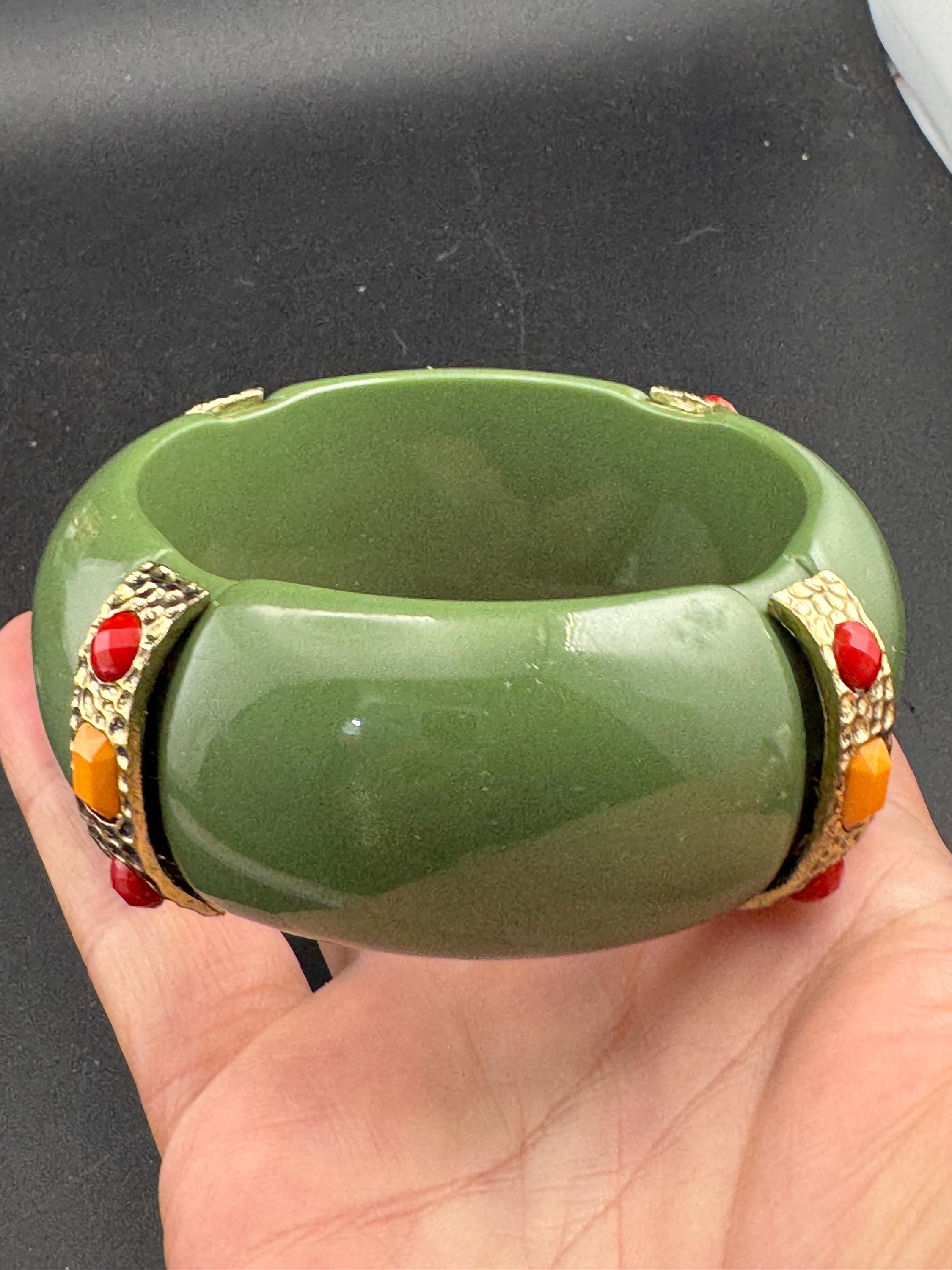 Vintage olive green wide marbled acrylic plastic bangle bracelet set with red orange cabochons
