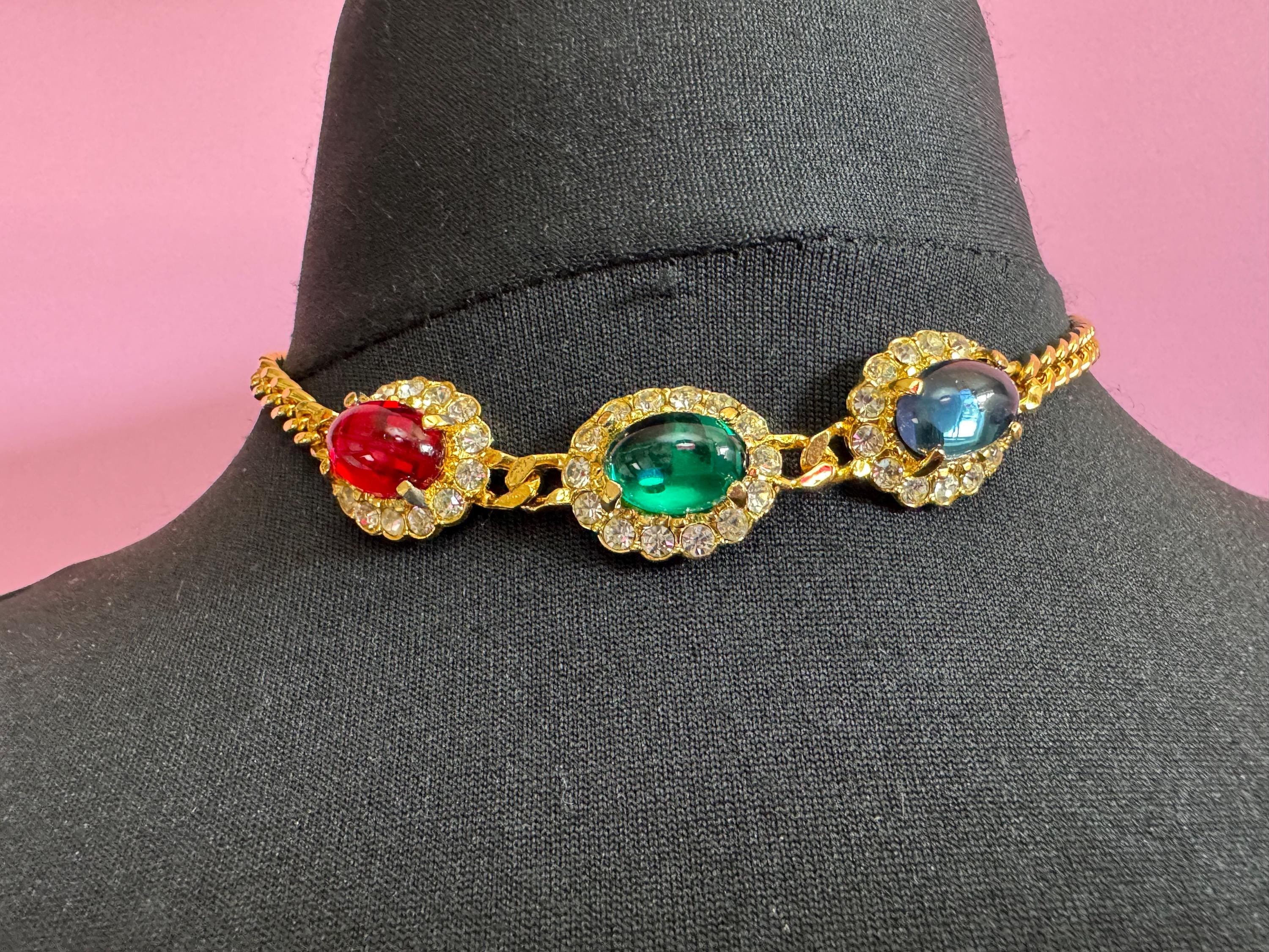 41.5cm Vintage 1980s Swarovski Red blue green Oval cabochon and clear diamanté choker necklace gold tone