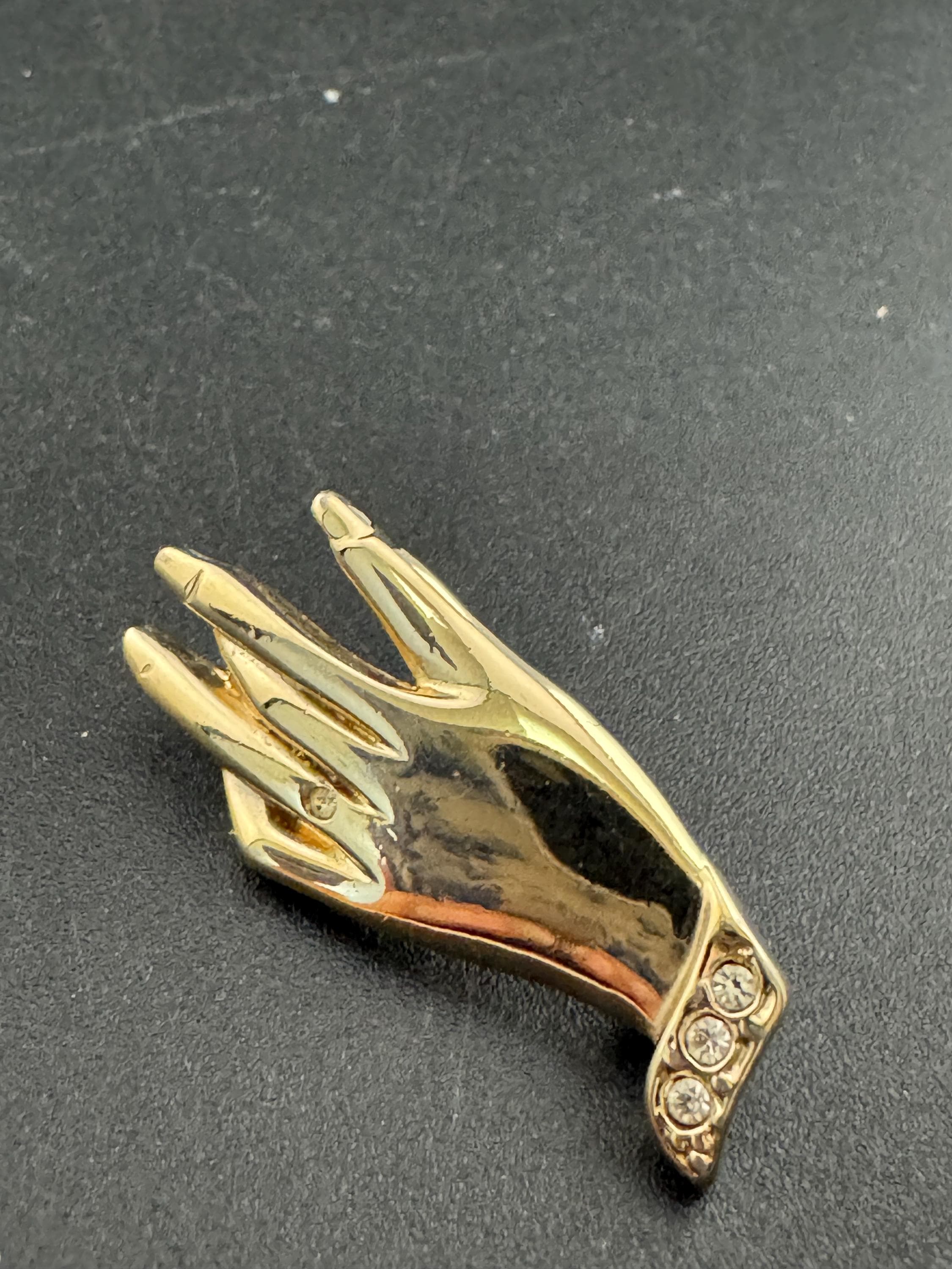 Signed Michelle Lynn ladies hand rhinestone brooch, designer
