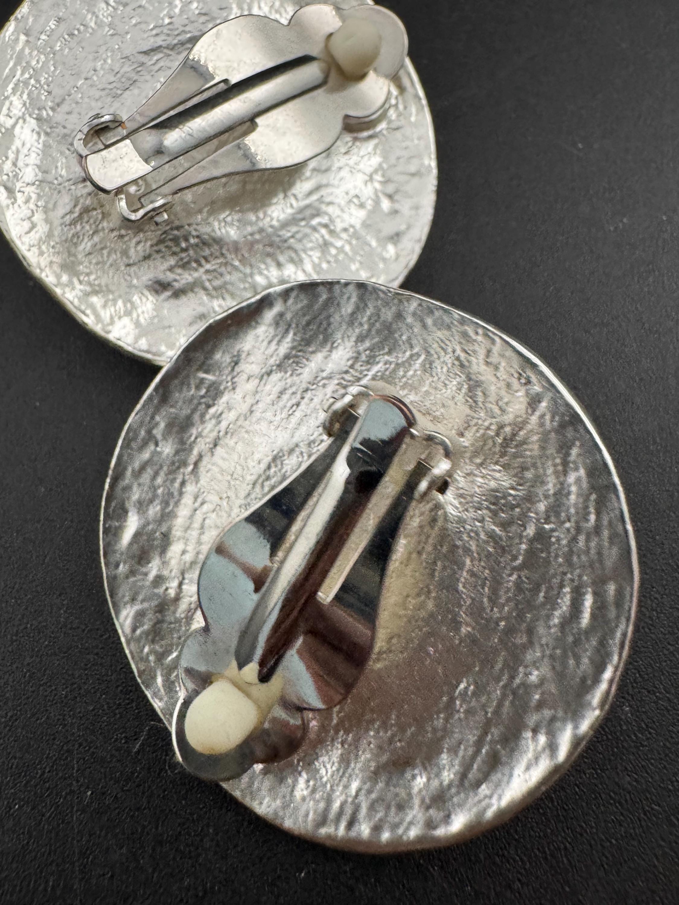 Signed dolce vita Silver disc clip on earrings, black dome cabochon ,French