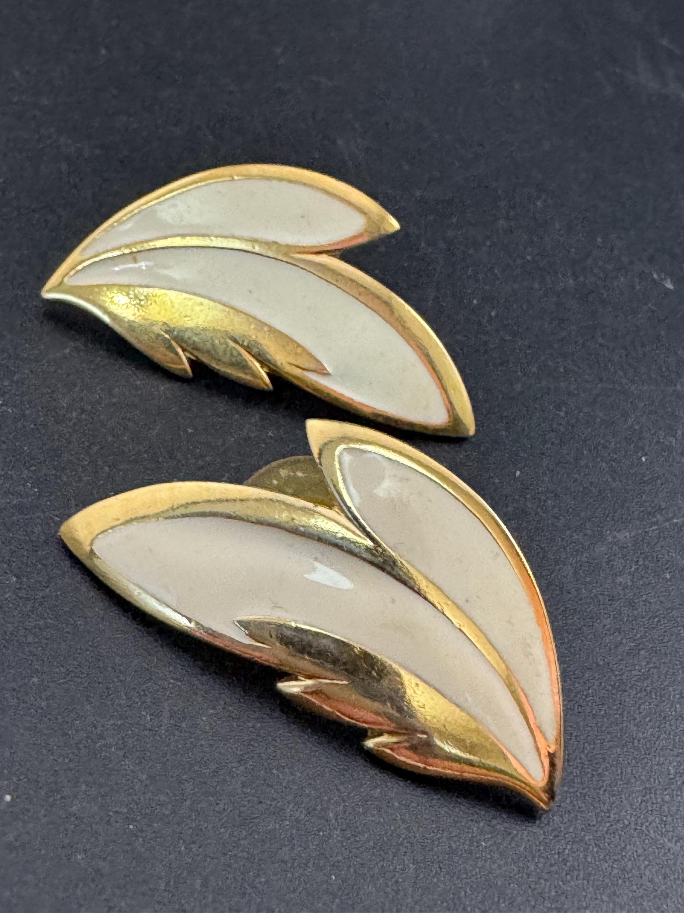 Signed BG Bergdorf Goodman cream enamel 4cm stud earrings, gold pierced