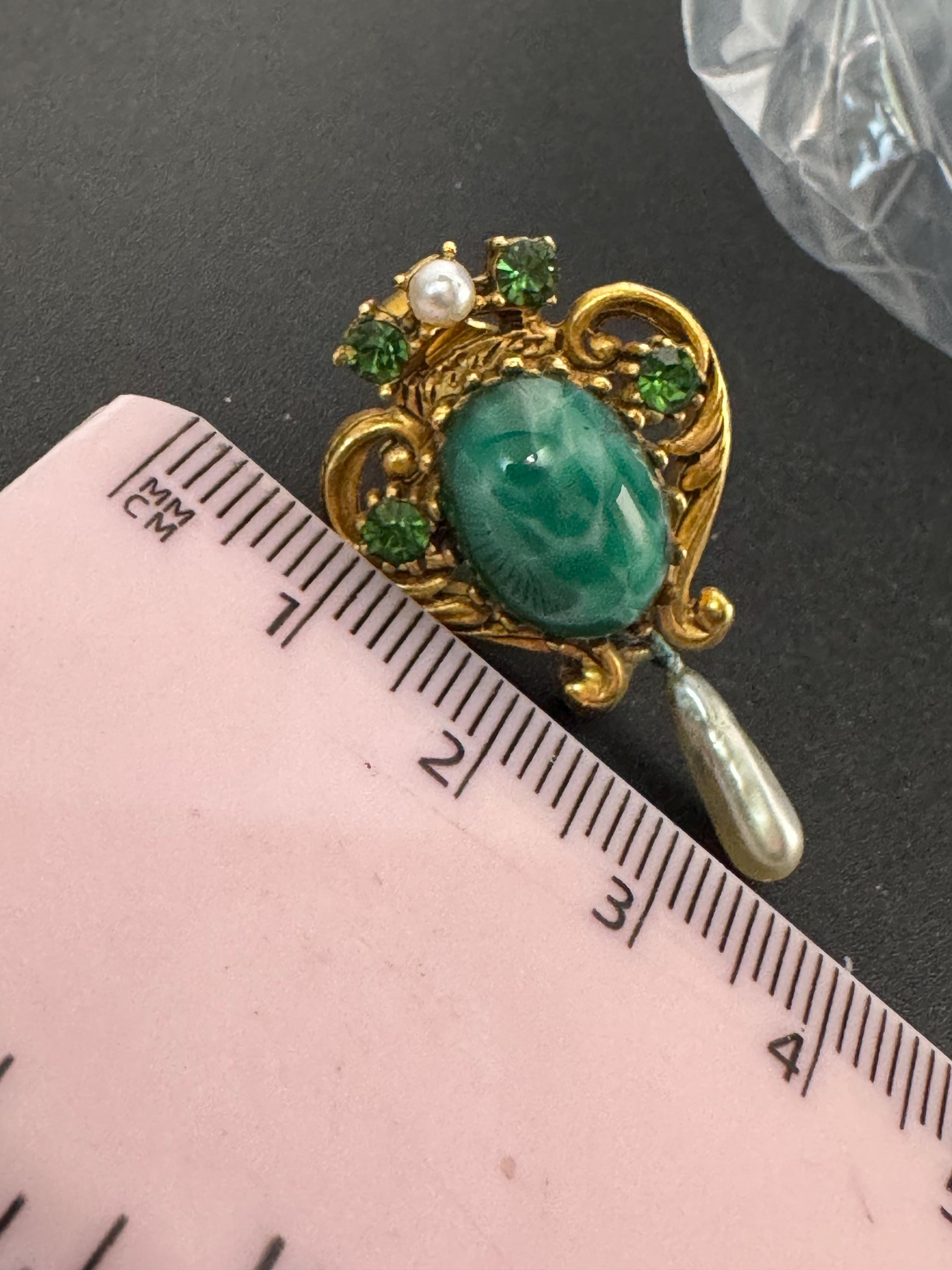 Signed Florenza Green Peking glass pearl drop clip on earrings