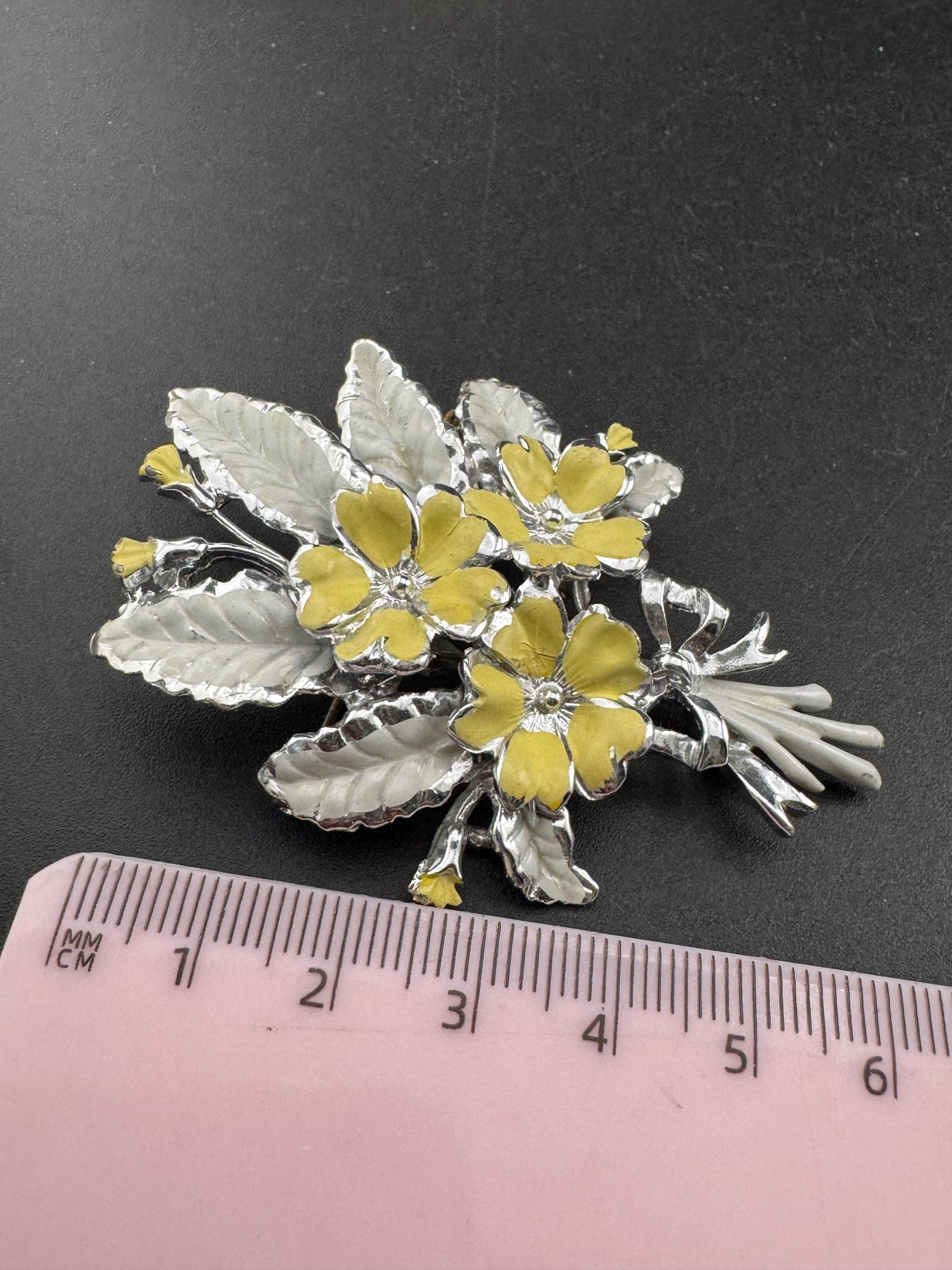 Vintage Enamel Exquisite floral birthday series brooch, yellow primrose flowers