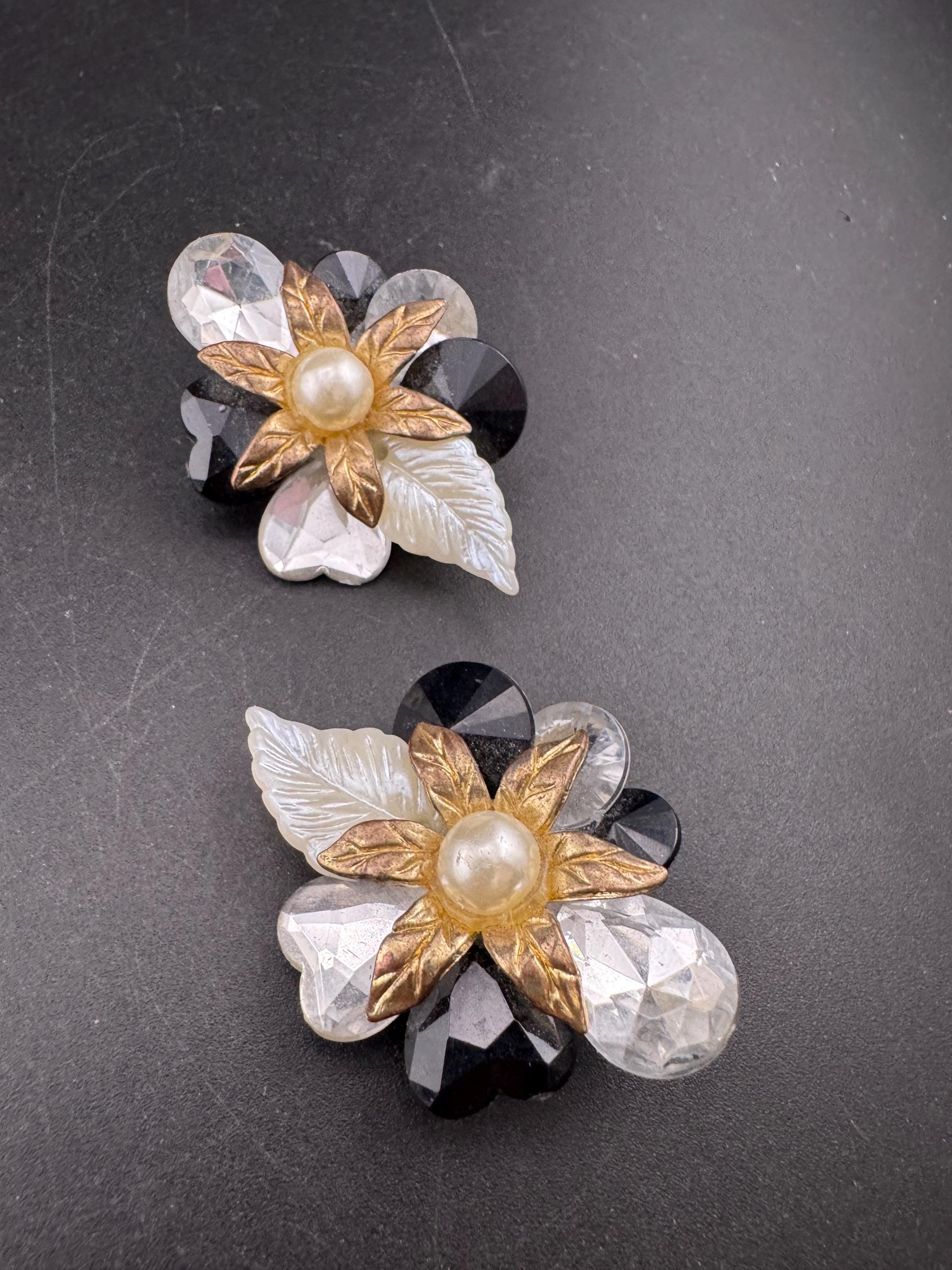 Oversized 5cm black gold pearl plastic cluster beaded leaf Clip On Earrings Vintage