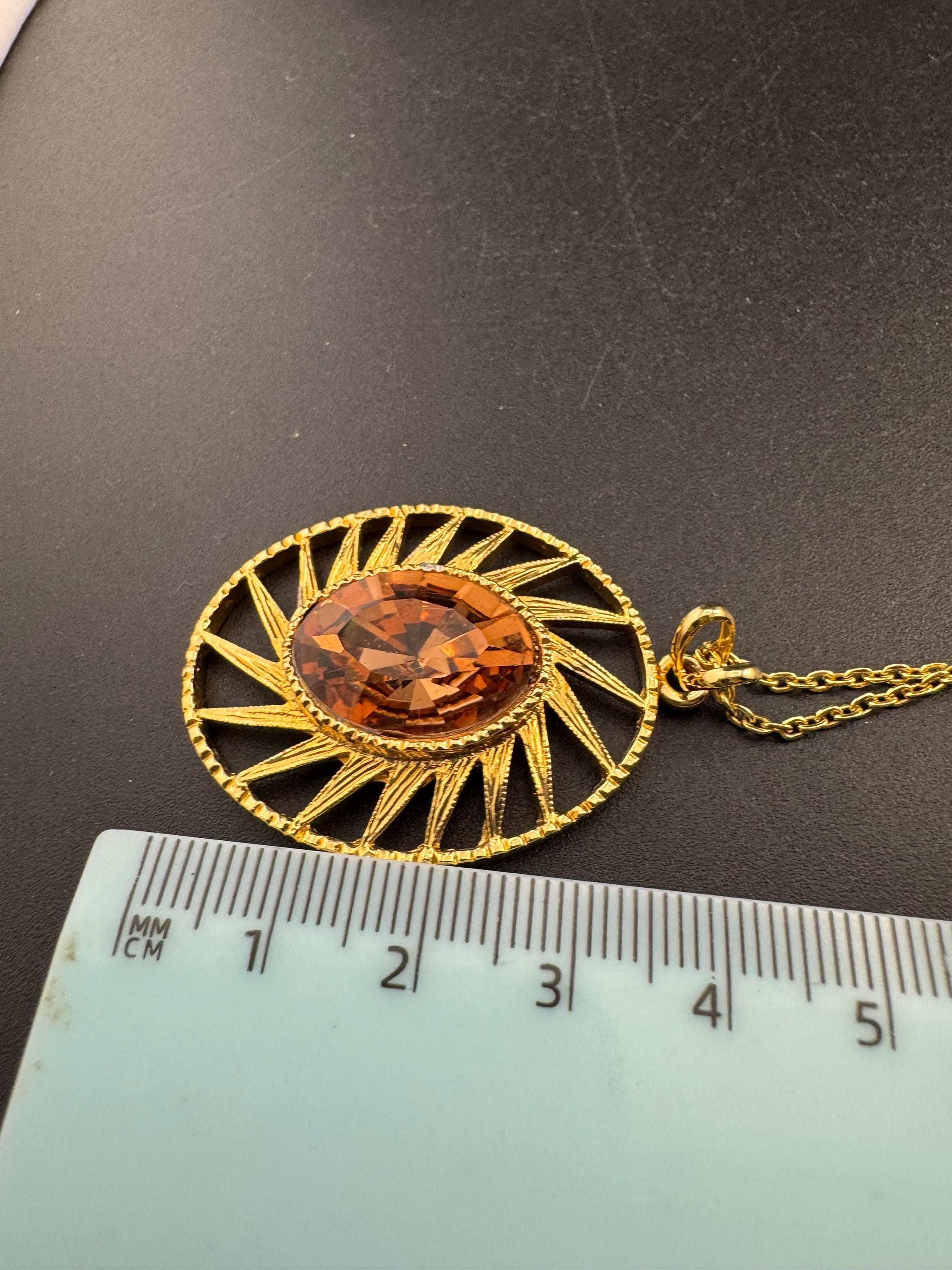 Vintage gold tone brown orange topaz faceted Glass oval pendant necklace on 56cm chain