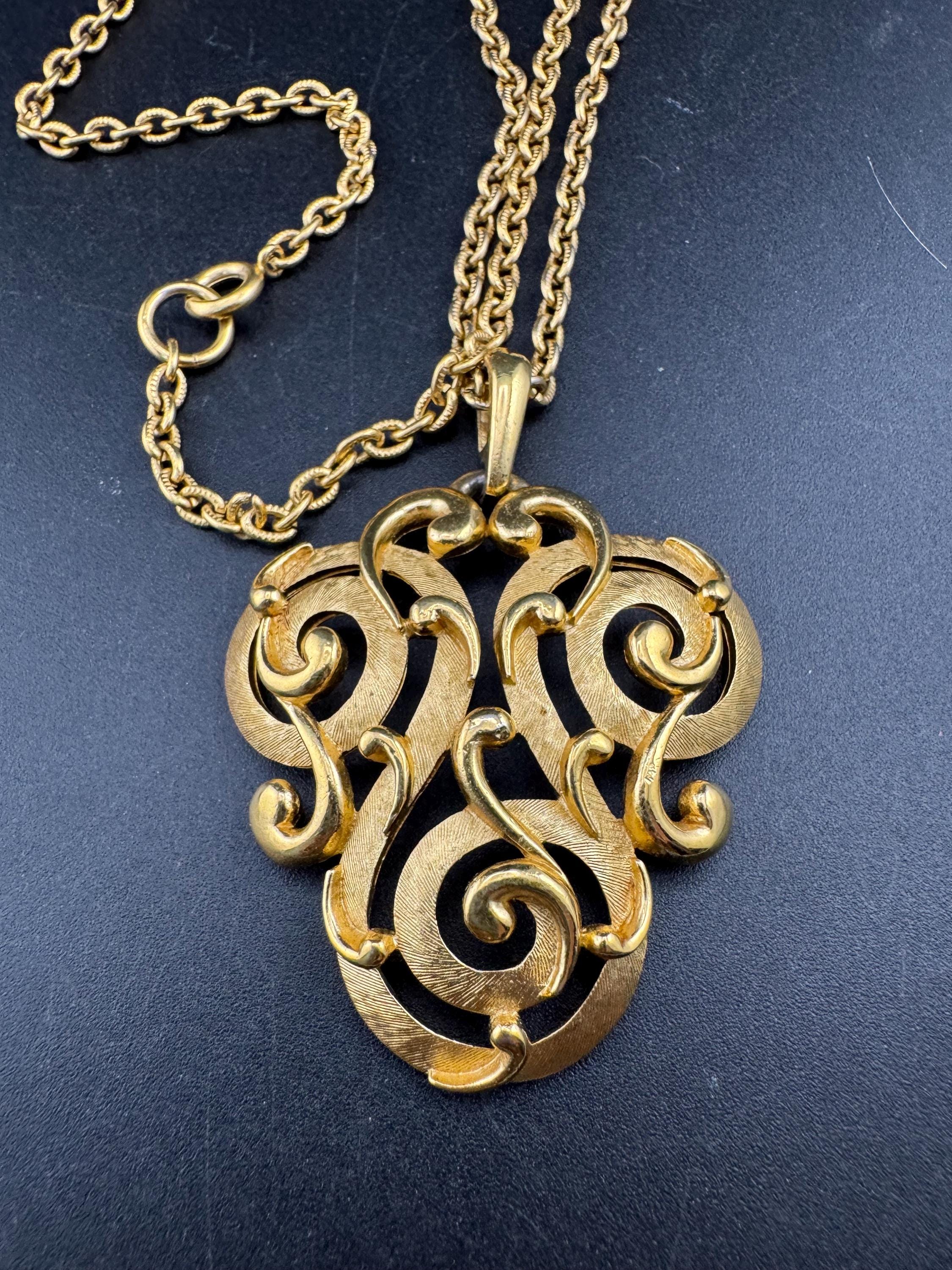 Vintage abstract brushed gold tone drop pendant Necklace 1970s modernist