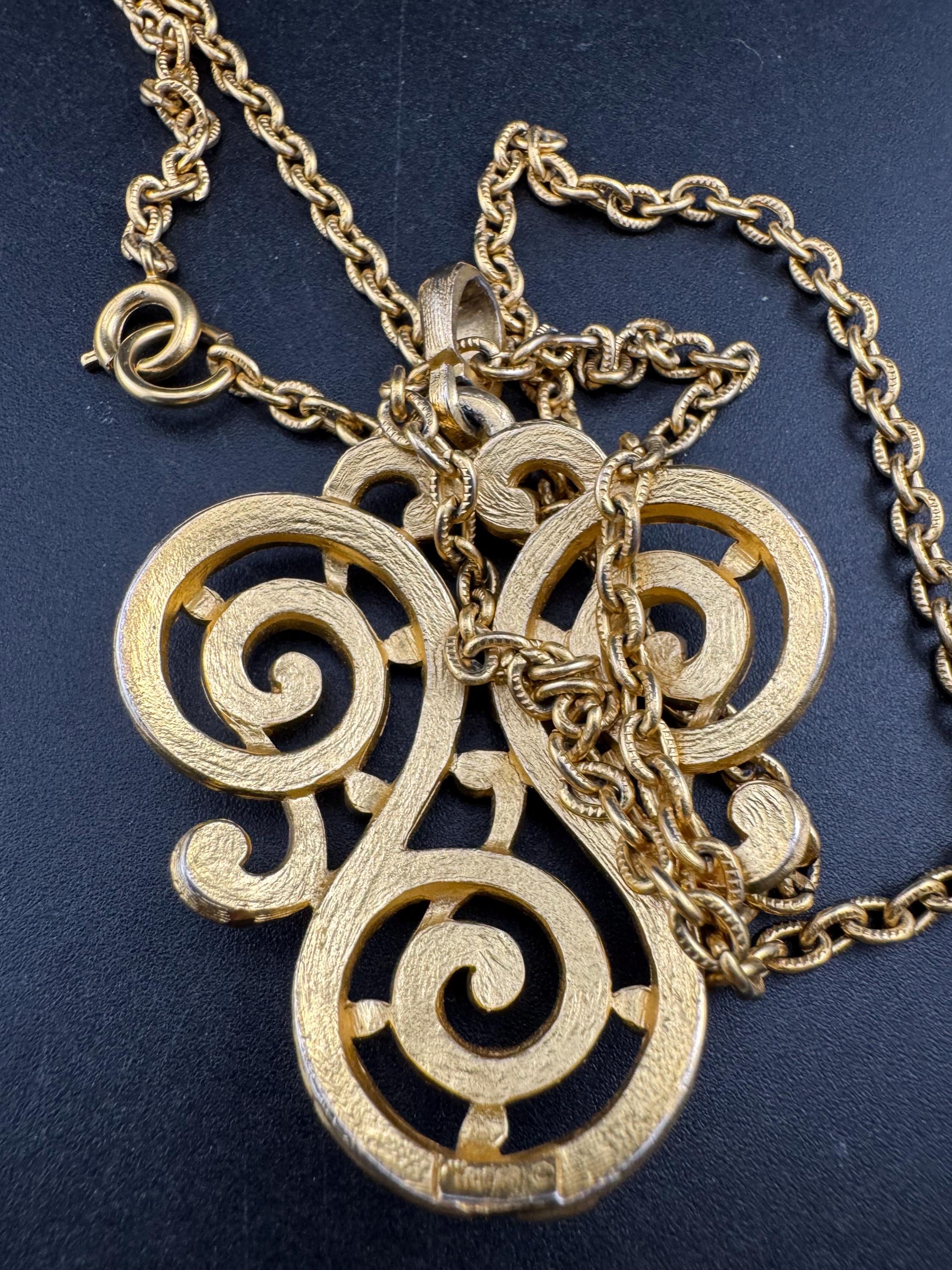 Vintage abstract brushed gold tone drop pendant Necklace 1970s modernist