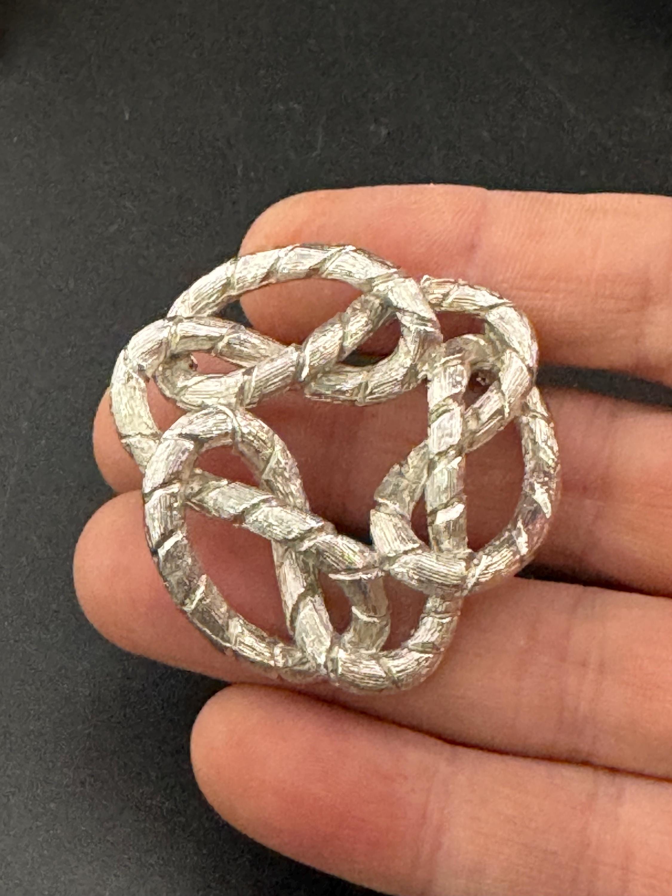 vintage abstract brutalist swirl rope knot brooch, 5cm silver tone