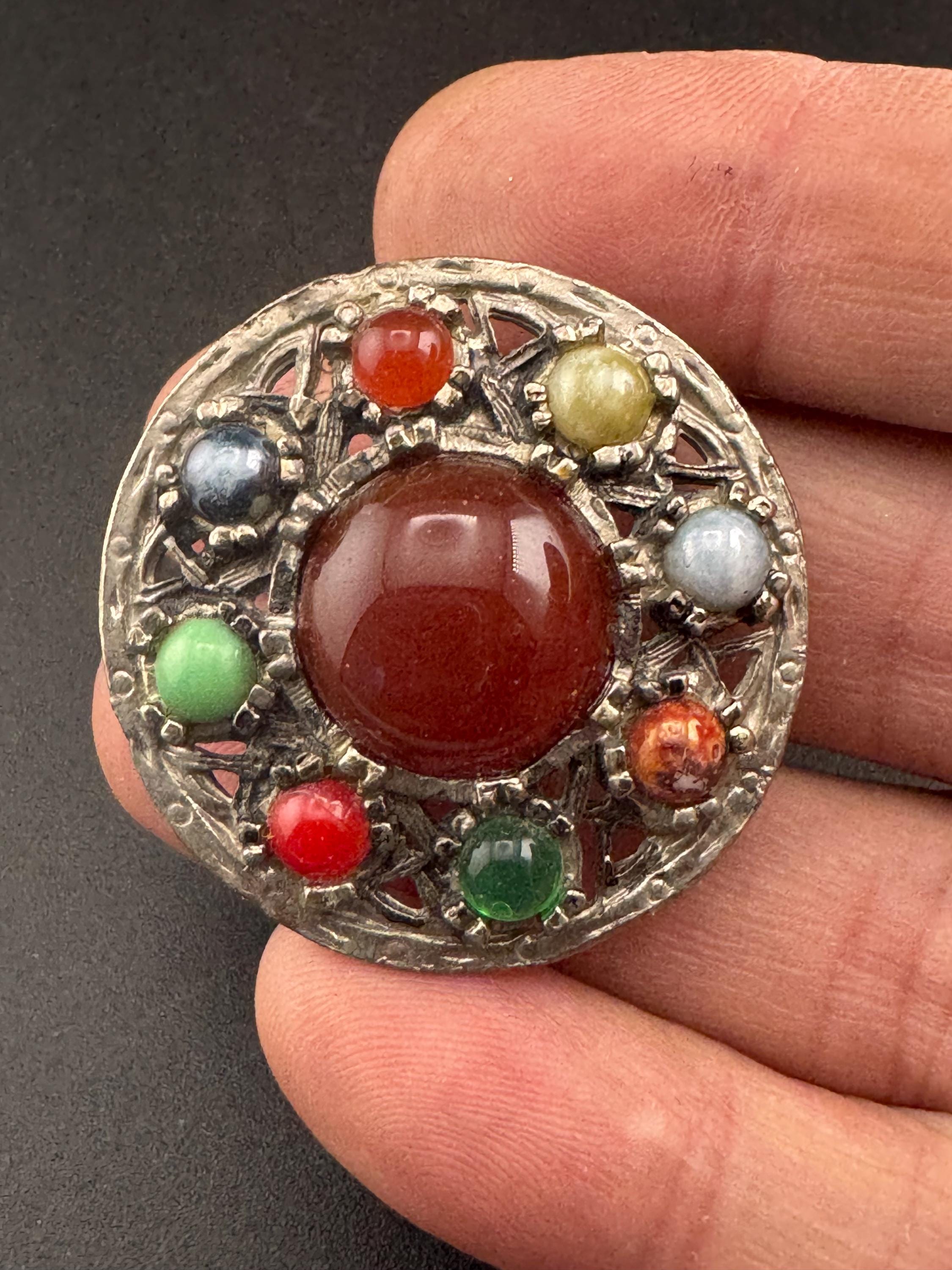 Vintage silver tone Scottish natural agates pebble glass brooch