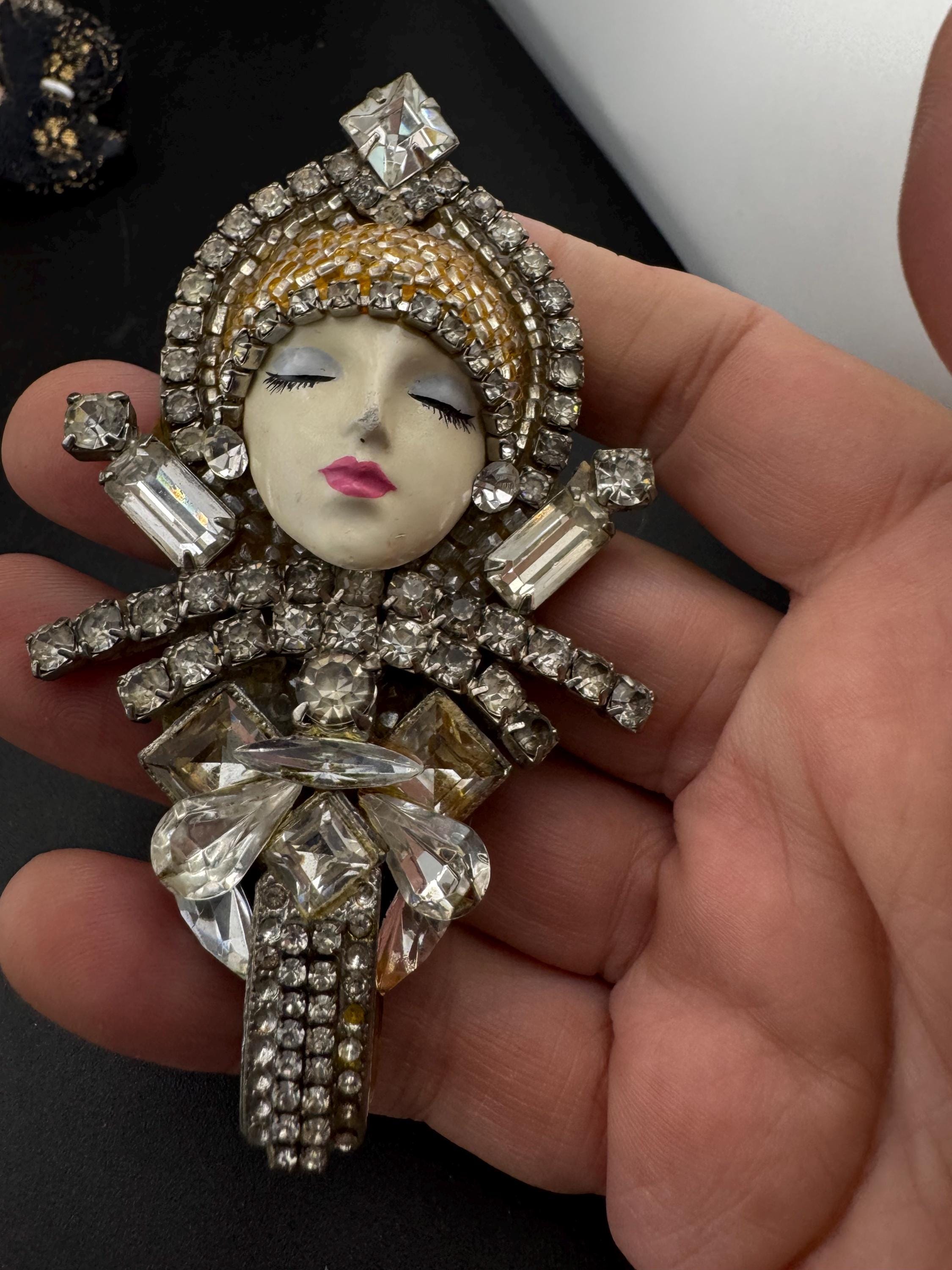 Oversized vintage signed rhinestone flapper face brooch , art deco lady pin 9cm