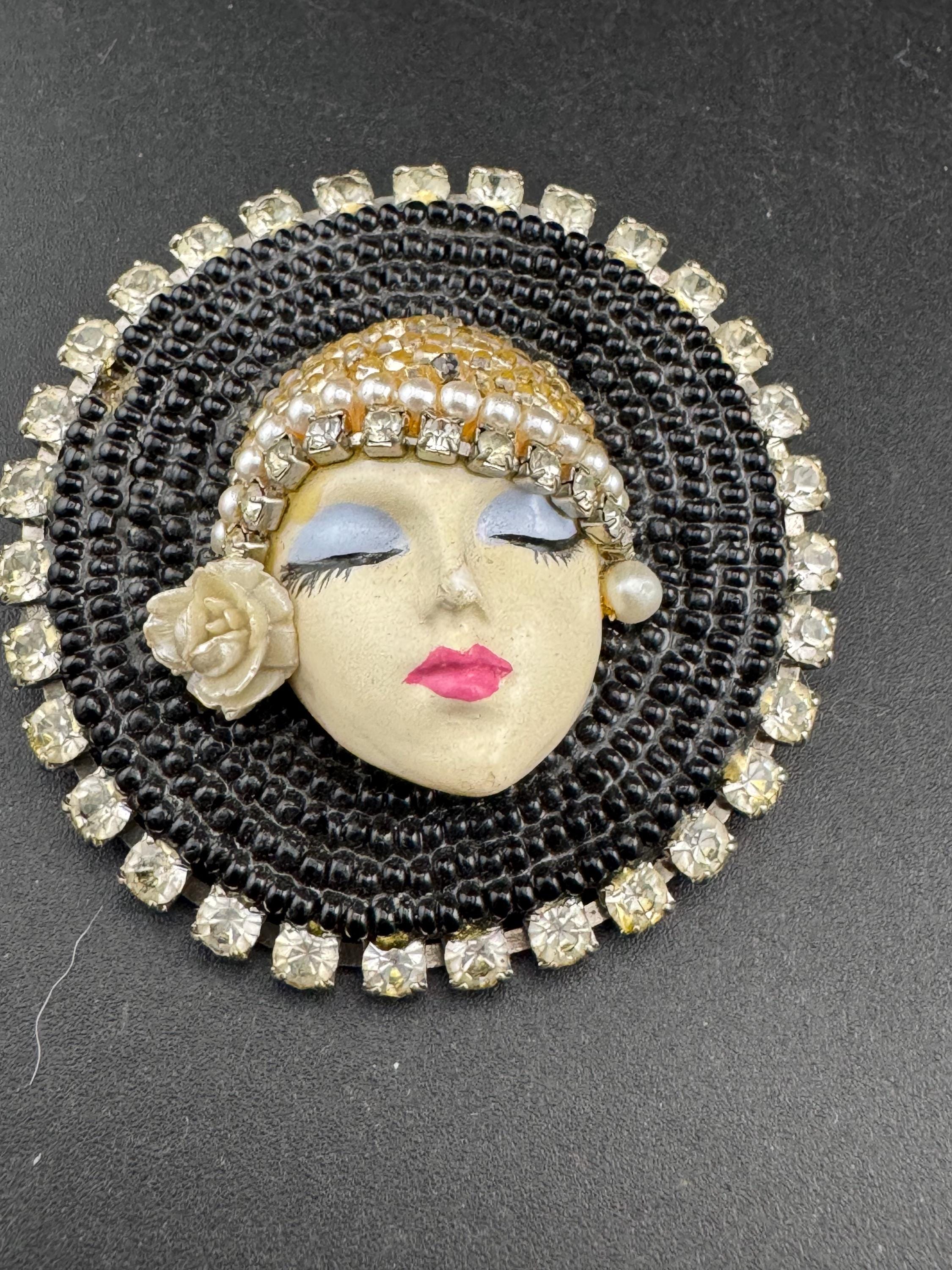 Oversized vintage rhinestone flapper face brooch, art deco lady pin