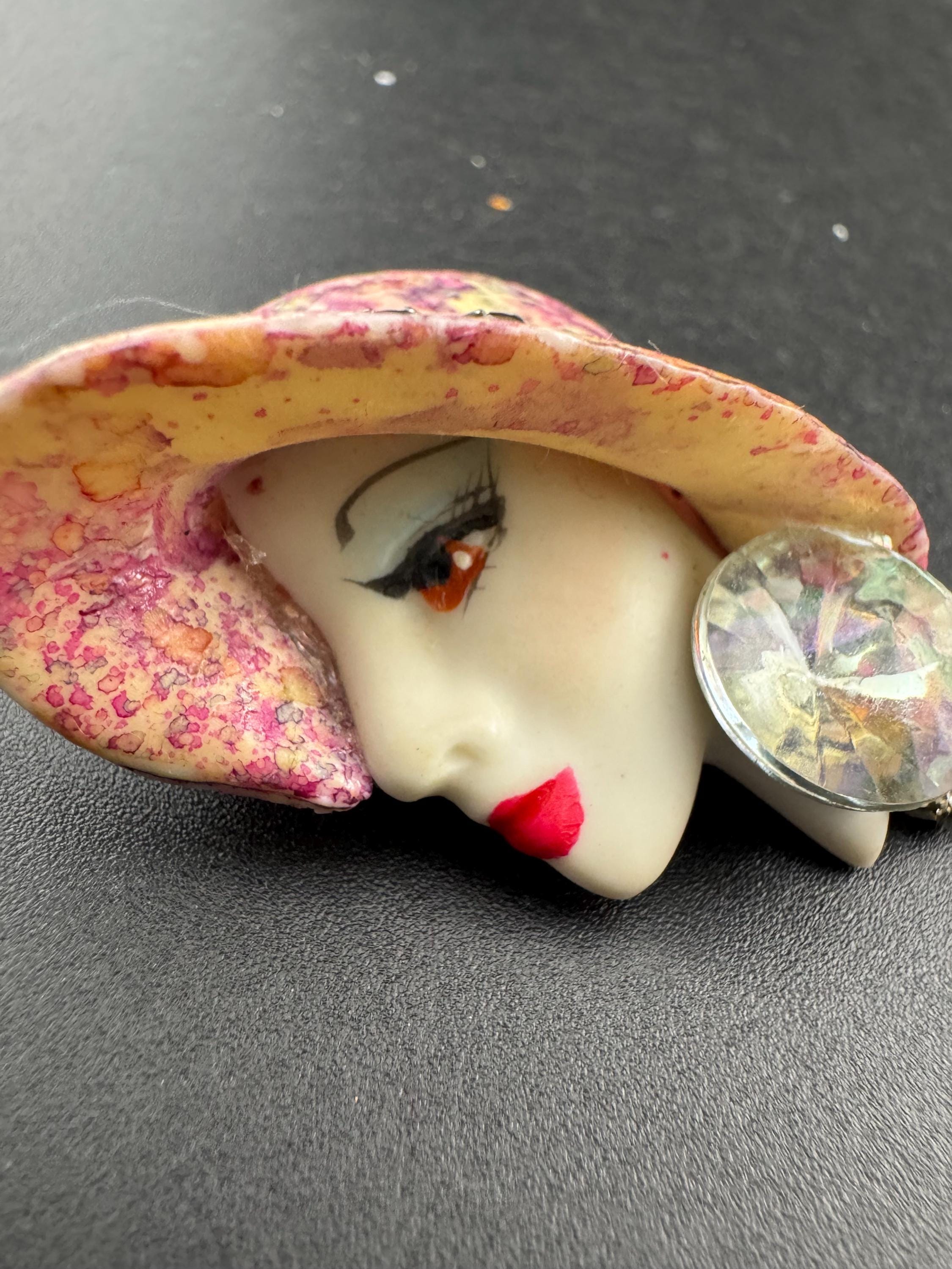vintage rhinestone flapper face brooch, art deco lady pin with pink hat