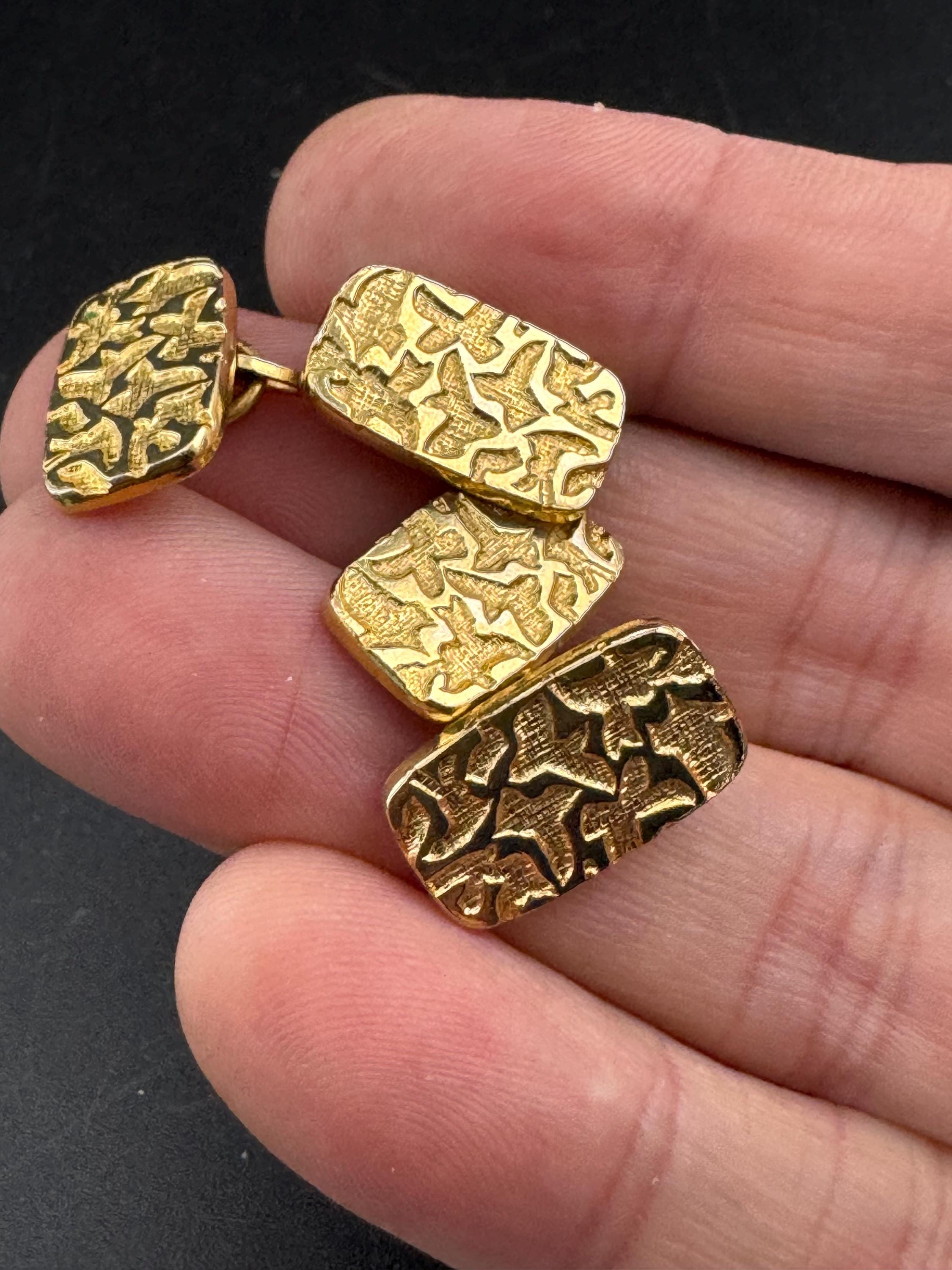 Vintage men’s brutalist chain linked pair cufflinks , gold textured finish