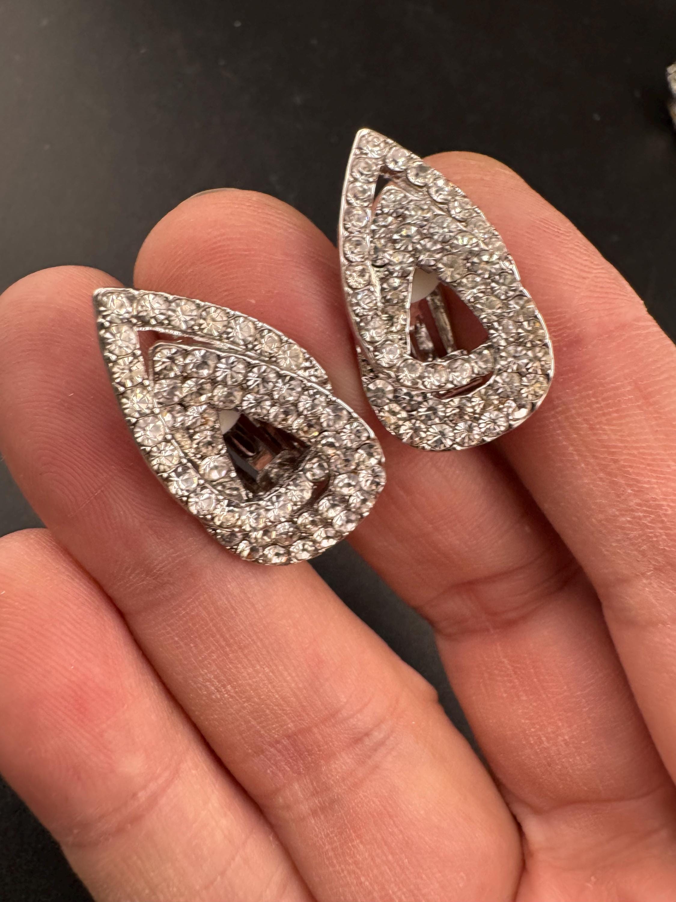 Retro clear diamanté rhinestone Clip On Earrings, Silver Tone Vintage