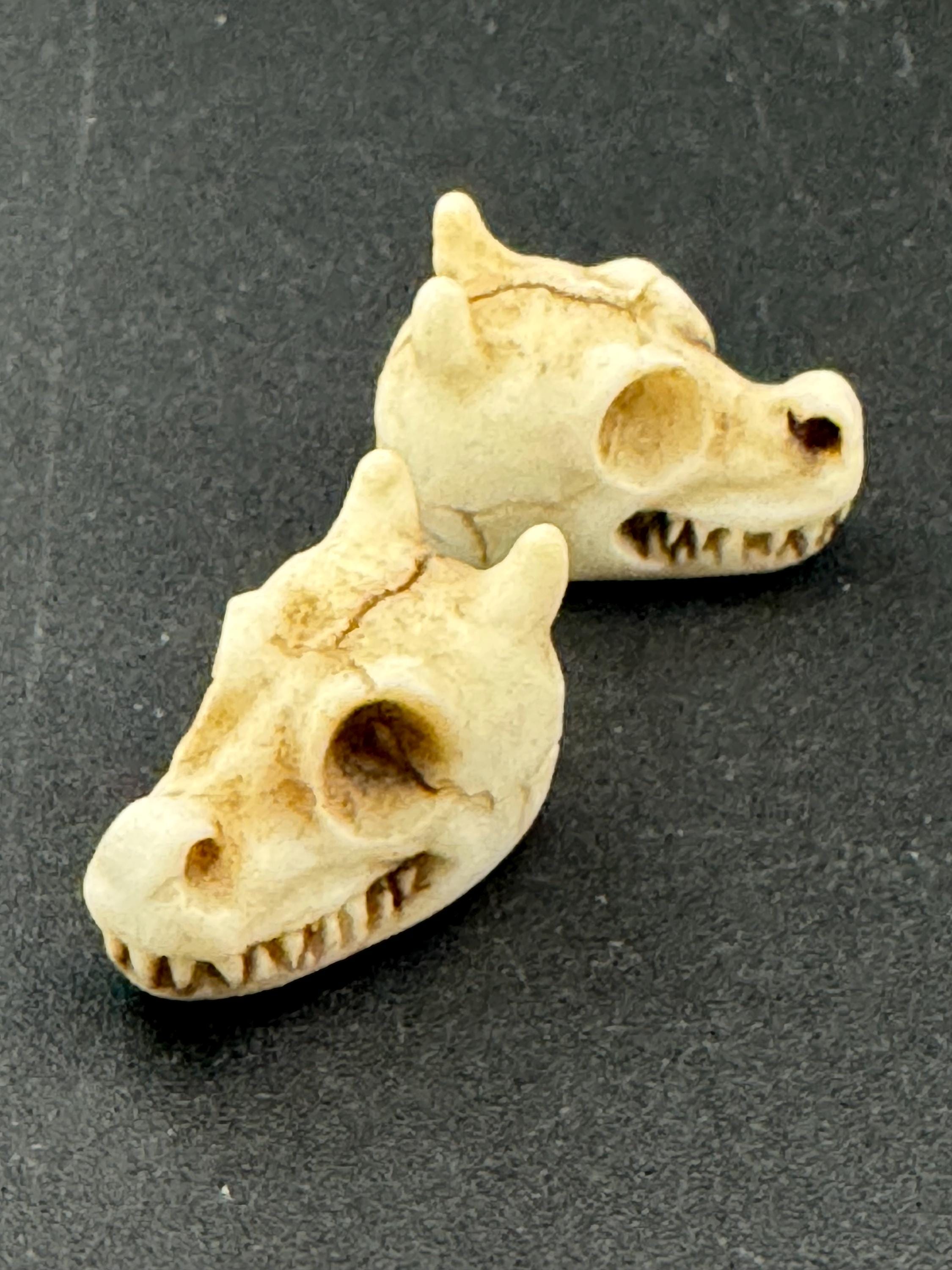 2 pieces Miniatures spooky Halloween animal skull cake topper decorations, craft scenery, reusable plastic