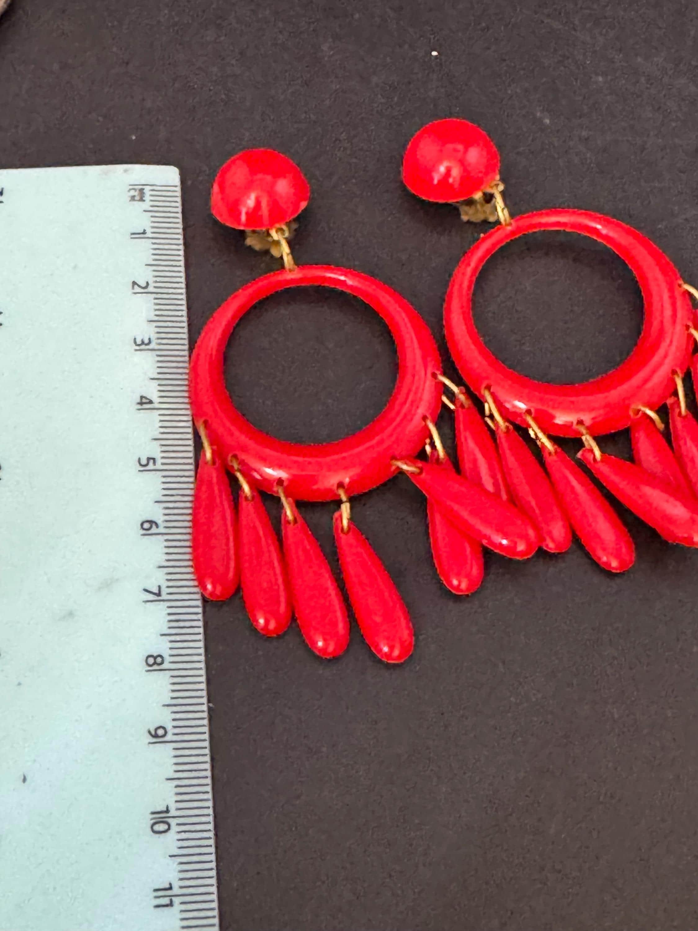 Oversized 7cm vintage bright red plastic dangly chandelier Clip On Earrings