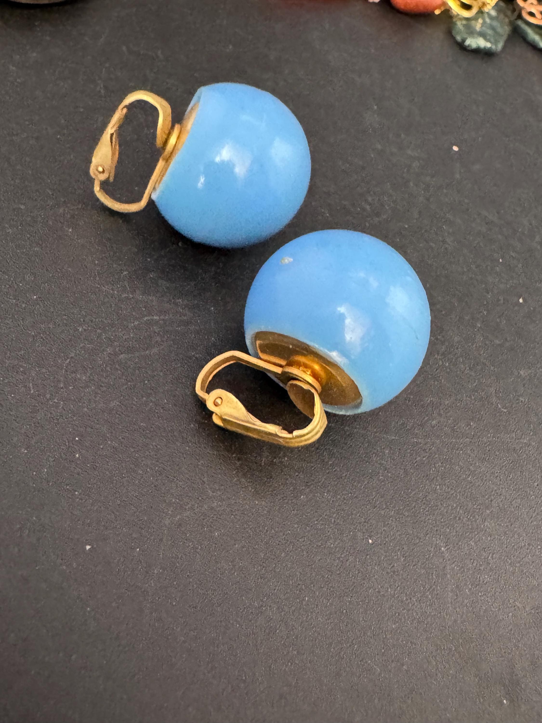 Vintage 2cm round mid blue plastic ball clip on earrings 1960s