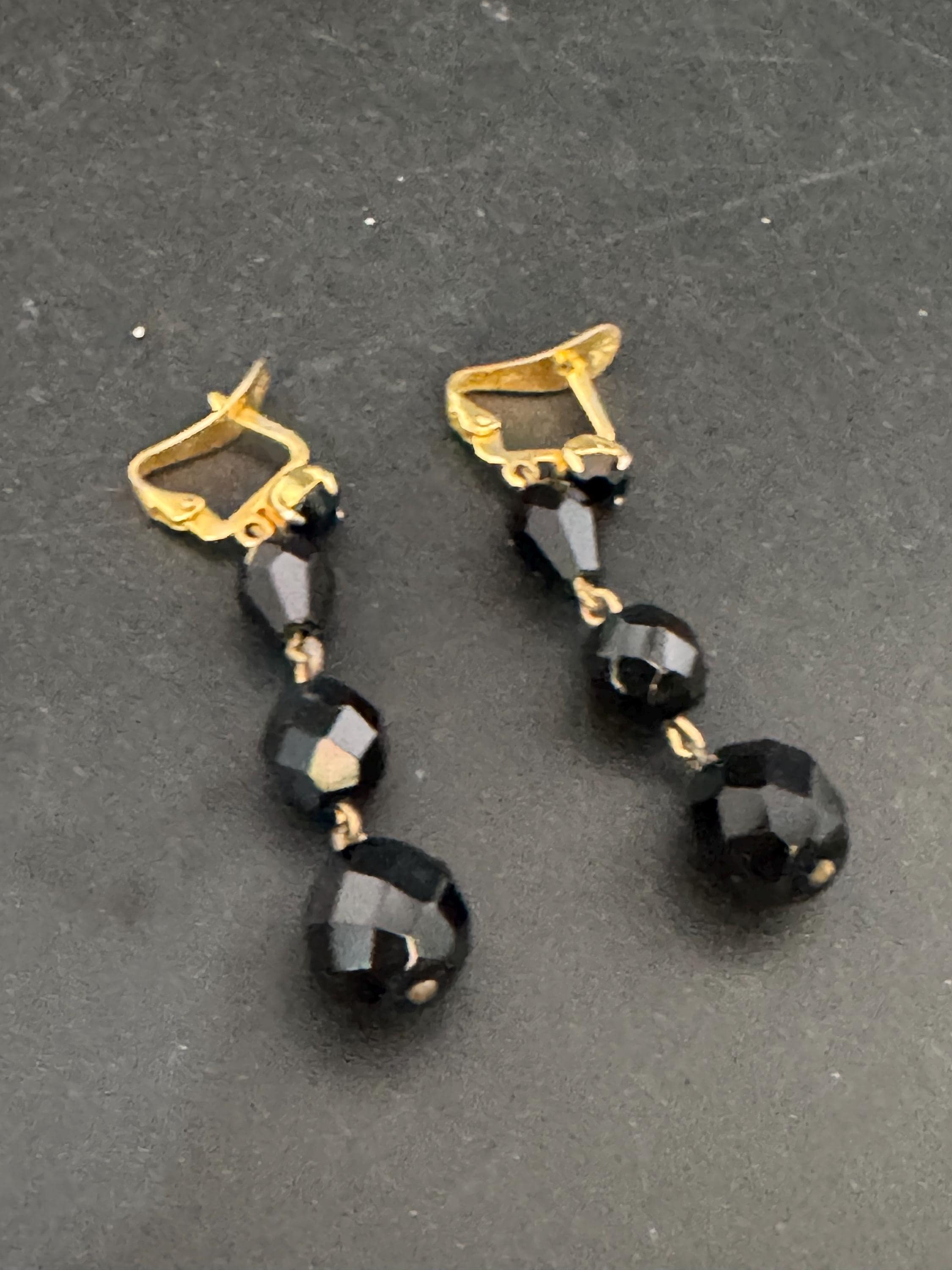 Vintage 5cm black faceted Glass Beaded Drop Earrings: lever back, Pierced
