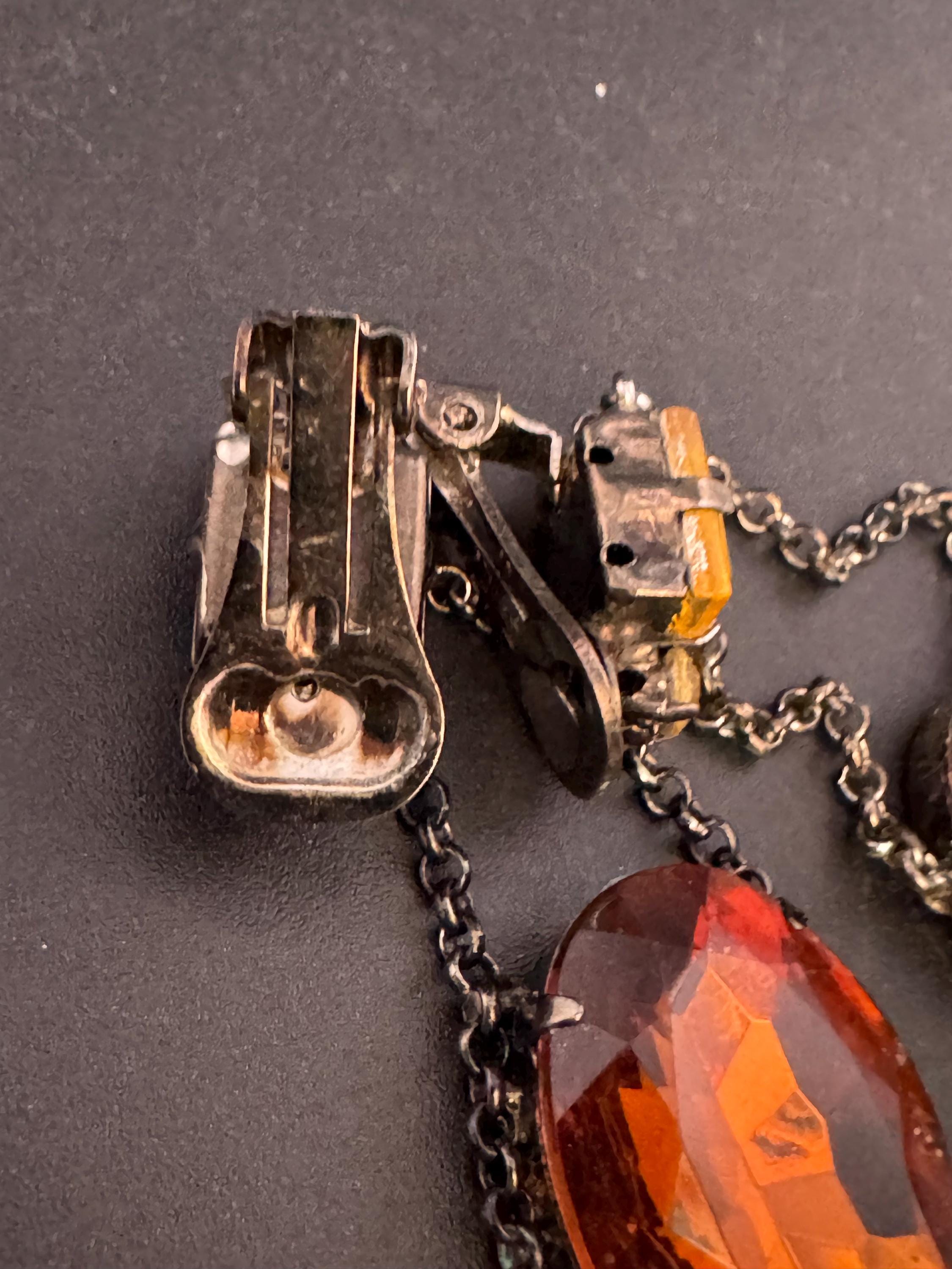 Vintage 1940s brown cognac glass diamanté rhinestone dangly clip on earrings