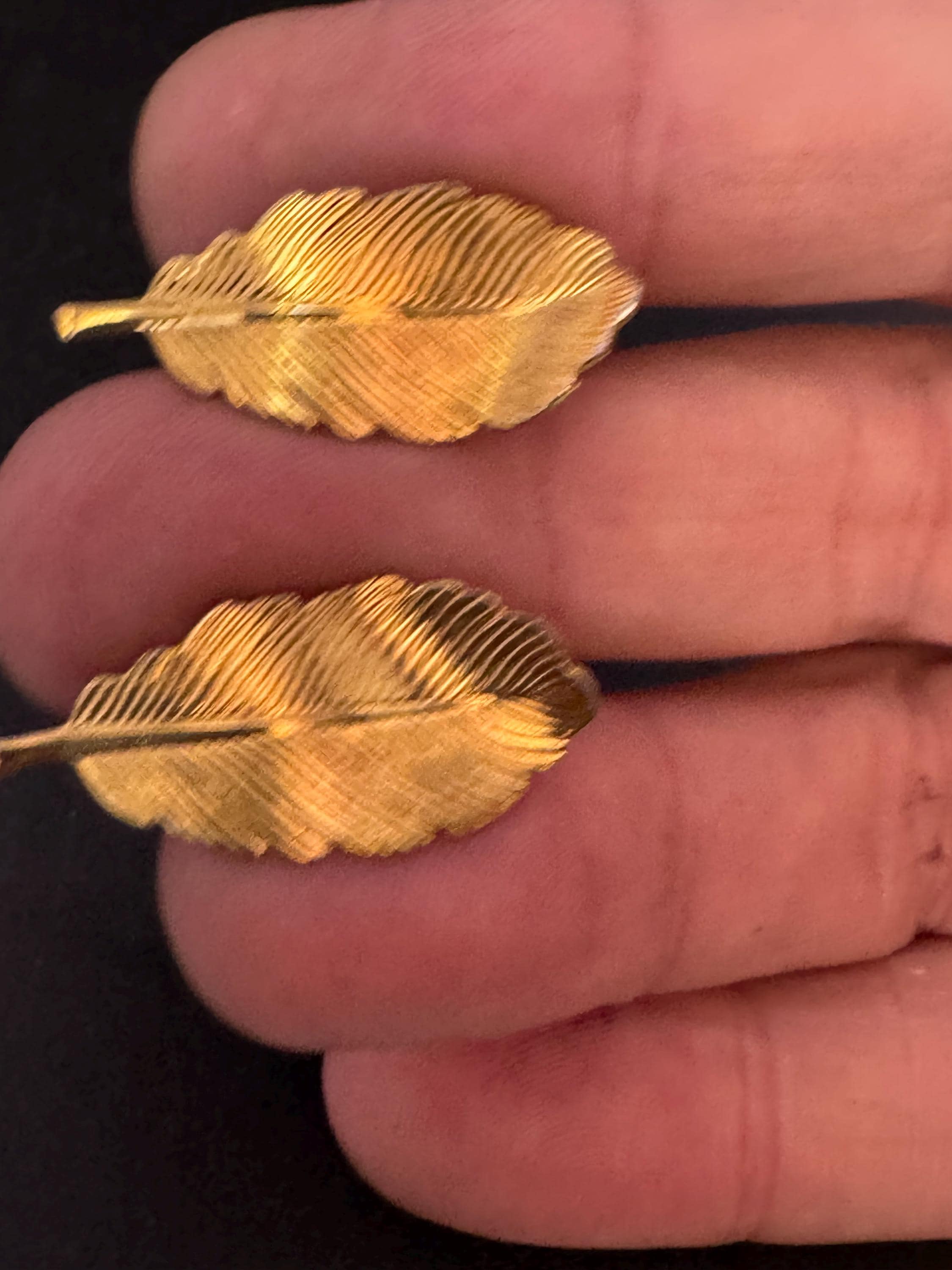 Vintage Mid-Century Gold plated Leaf Clip On Earrings
