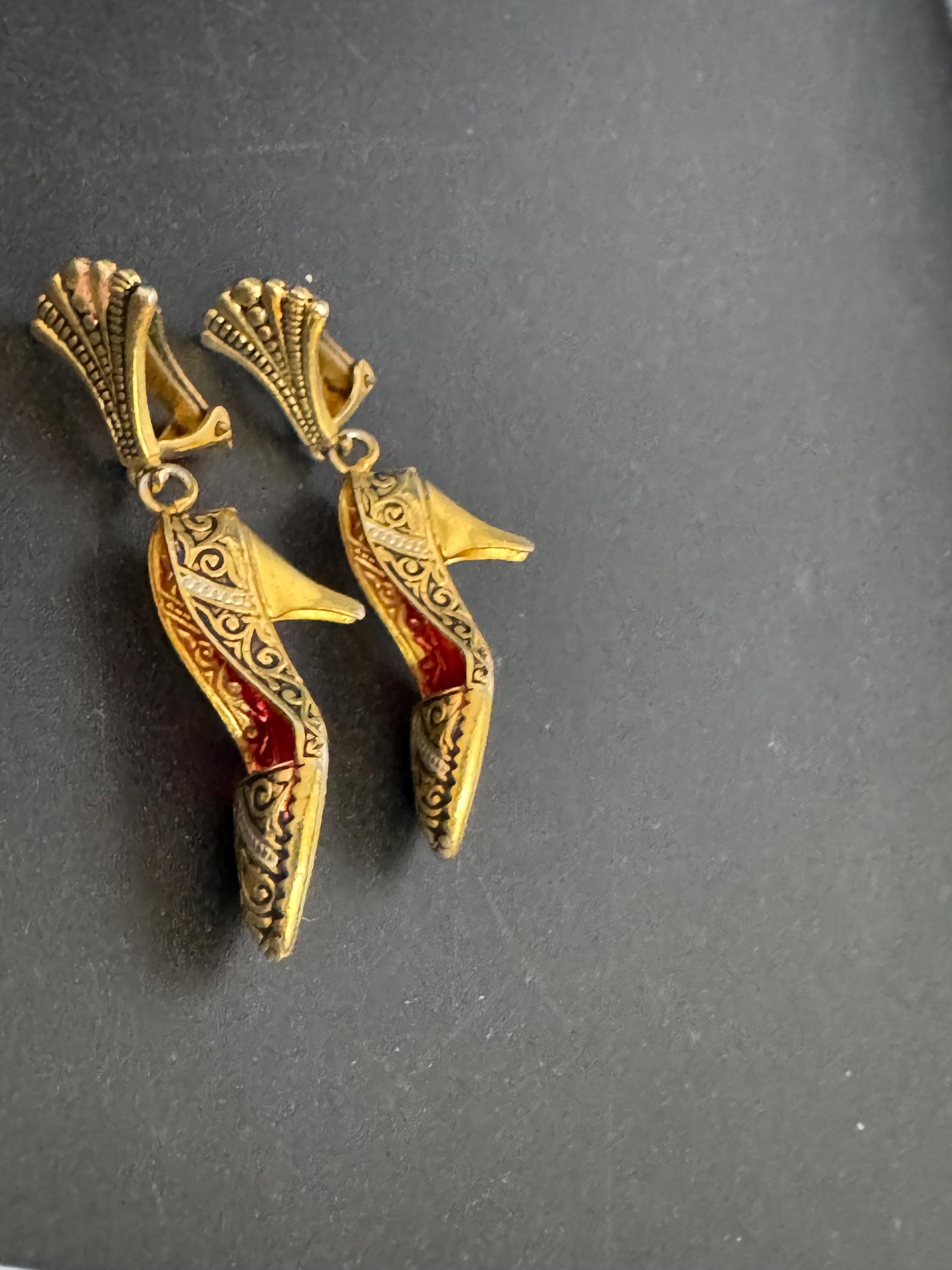 Vintage damascene Toledo black novelty high heel shoe drop clip on earrings