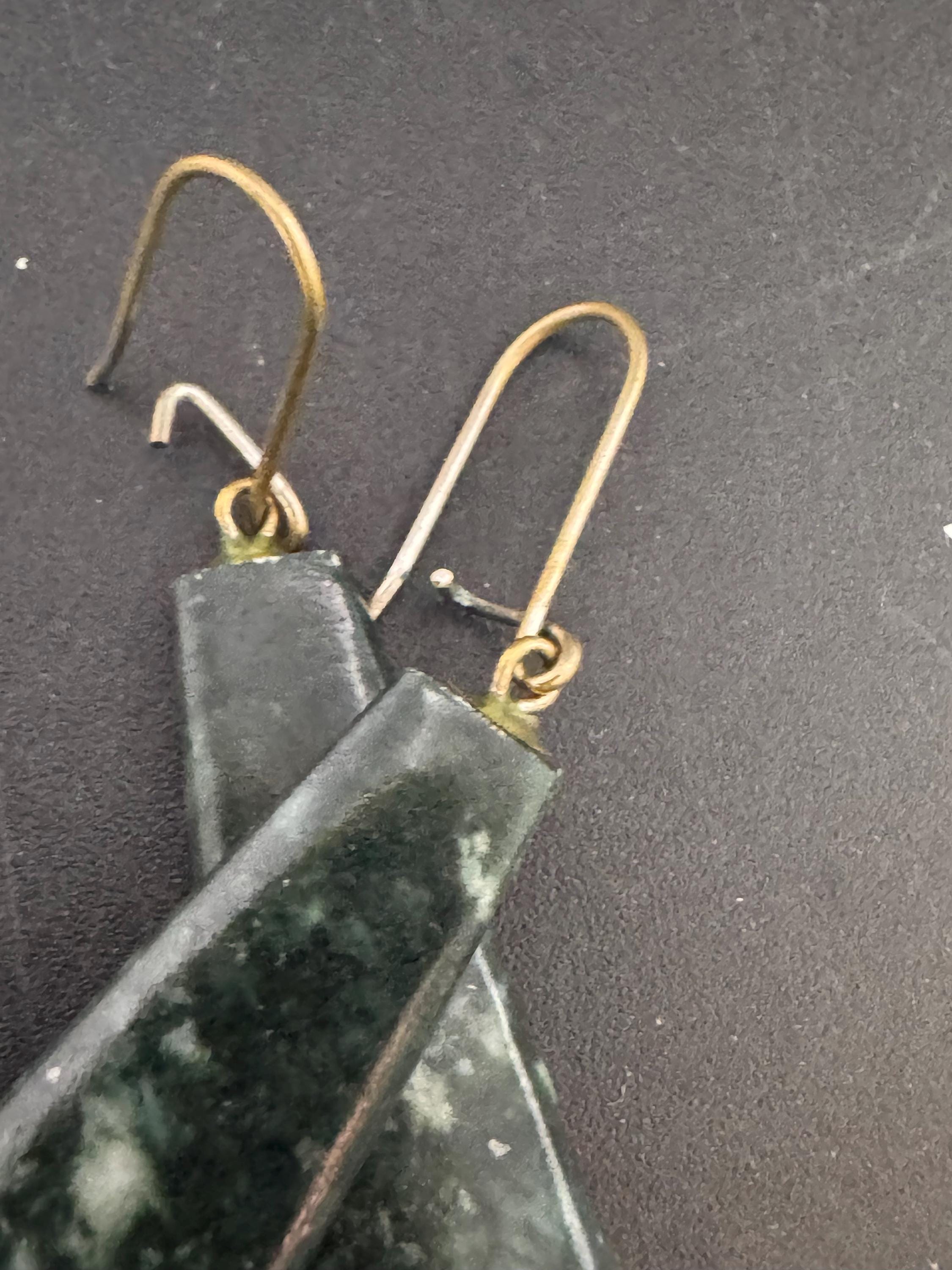 Vintage new Zealand POUNAMU gemstone long drop earrings, pierced ears
