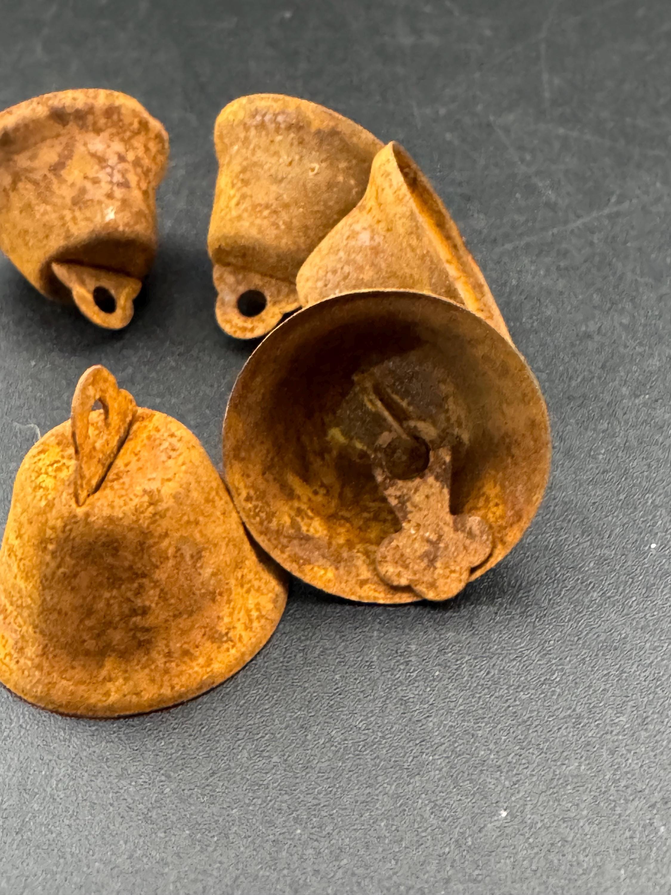 5 Rusty Metal church Bells: Christmas Rustic Craft Jingle Bells