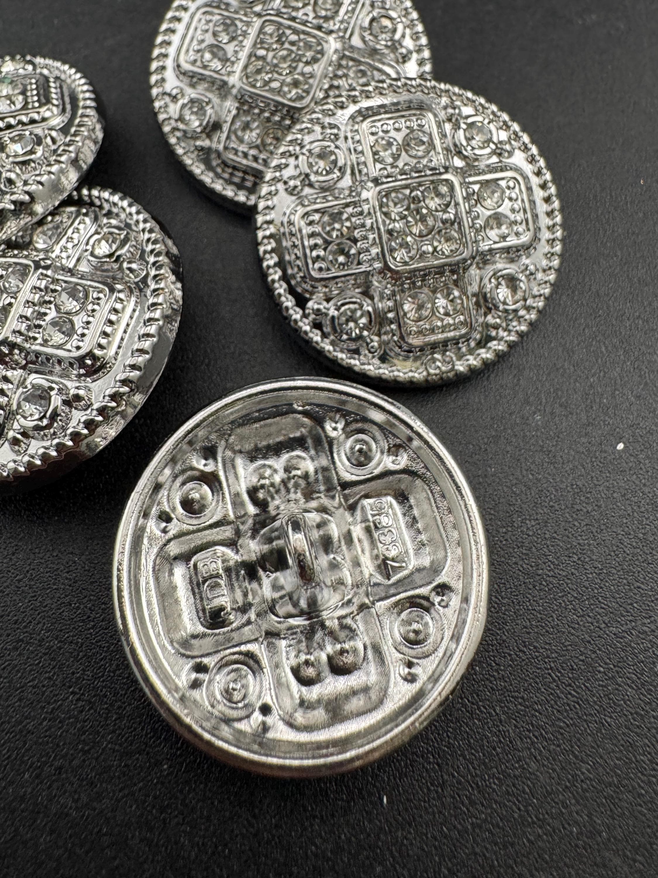 Set of 5 silver Tone Diamanté Crystal Shank Buttons (23mm)