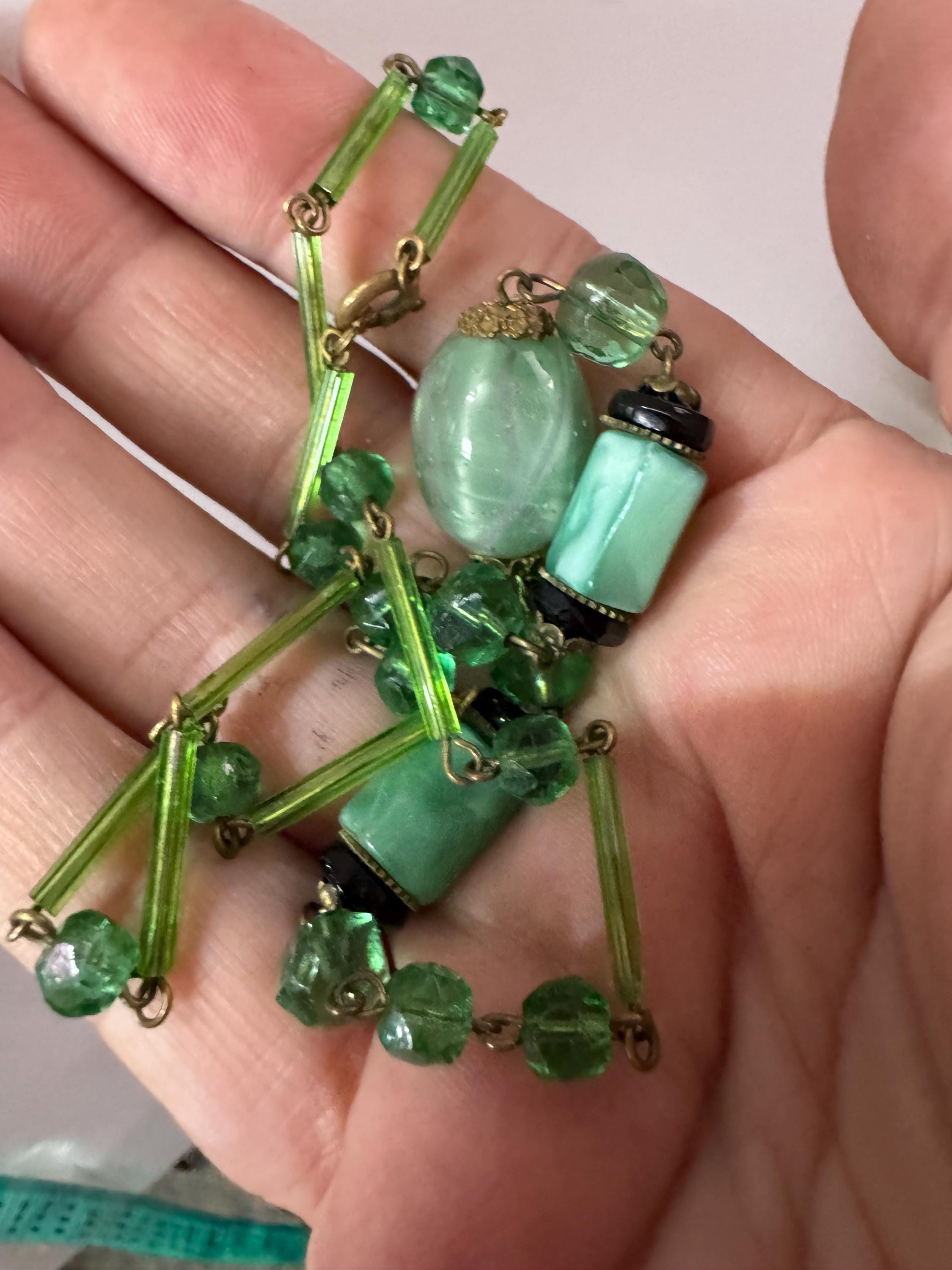 Art Deco czech green glass necklace with black jet 1920s 42cm