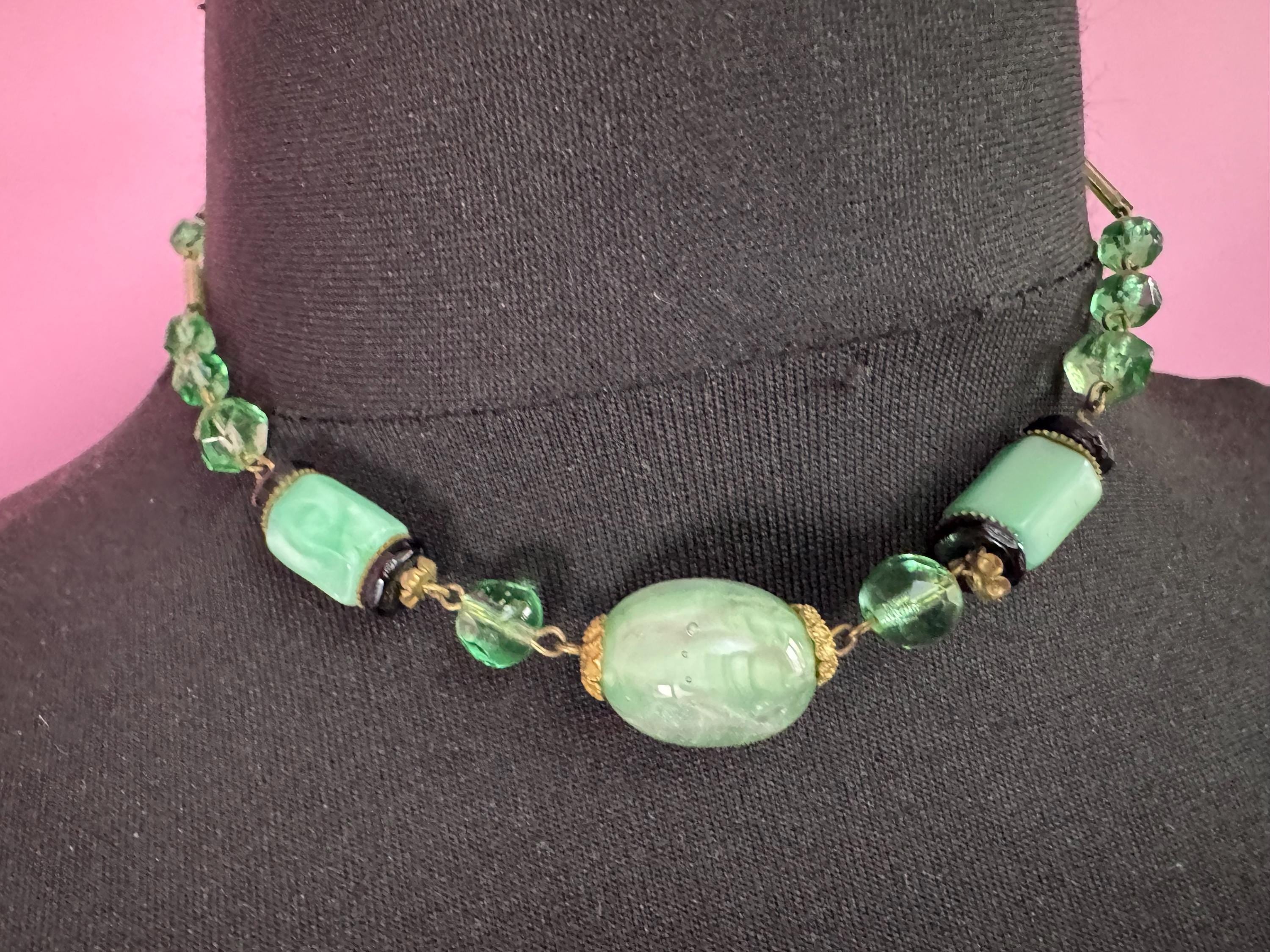 Art Deco czech green glass necklace with black jet 1920s 42cm