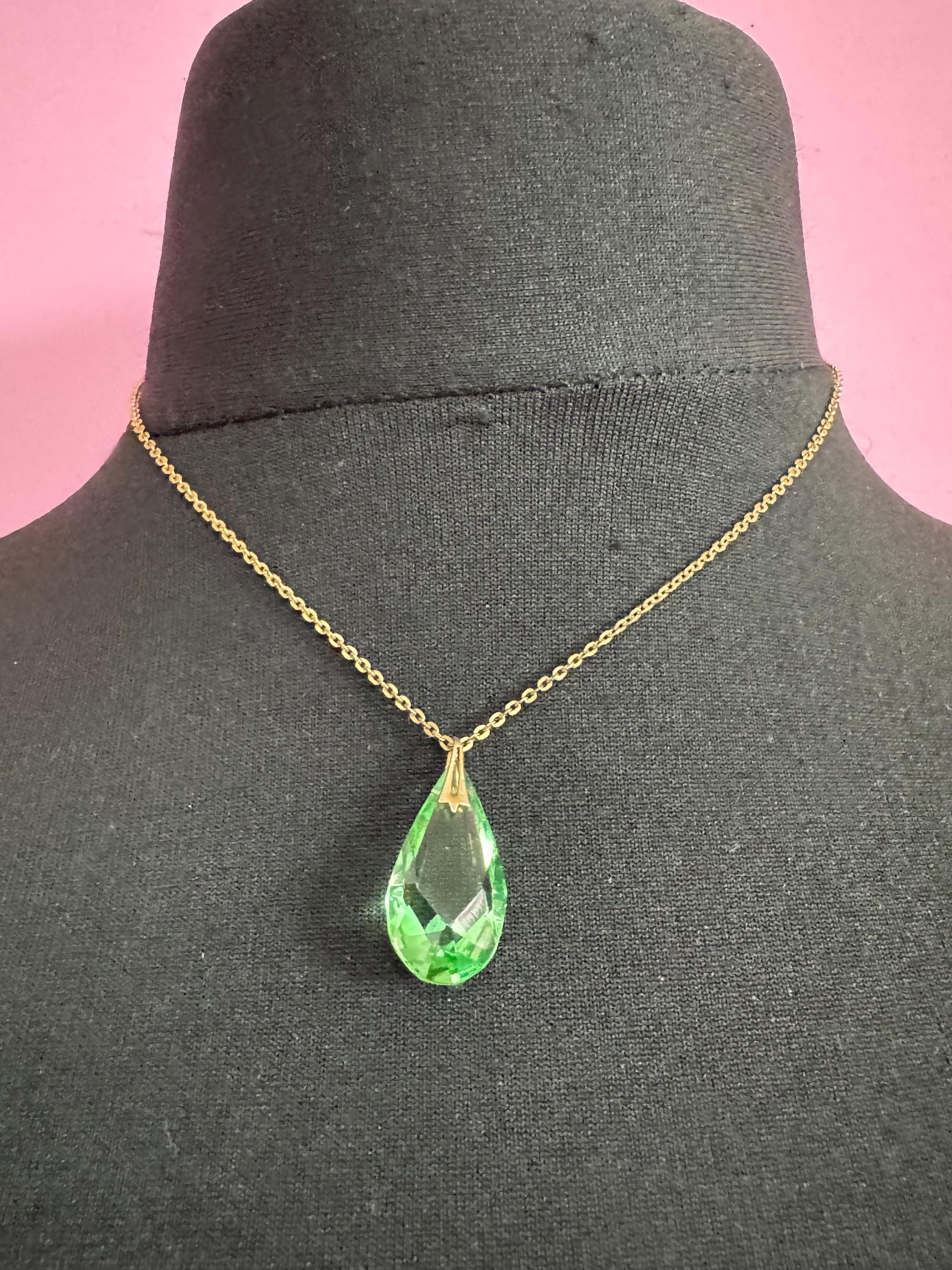 Rolled gold Art Deco emerald green teardrop pendant drop Necklace Antique