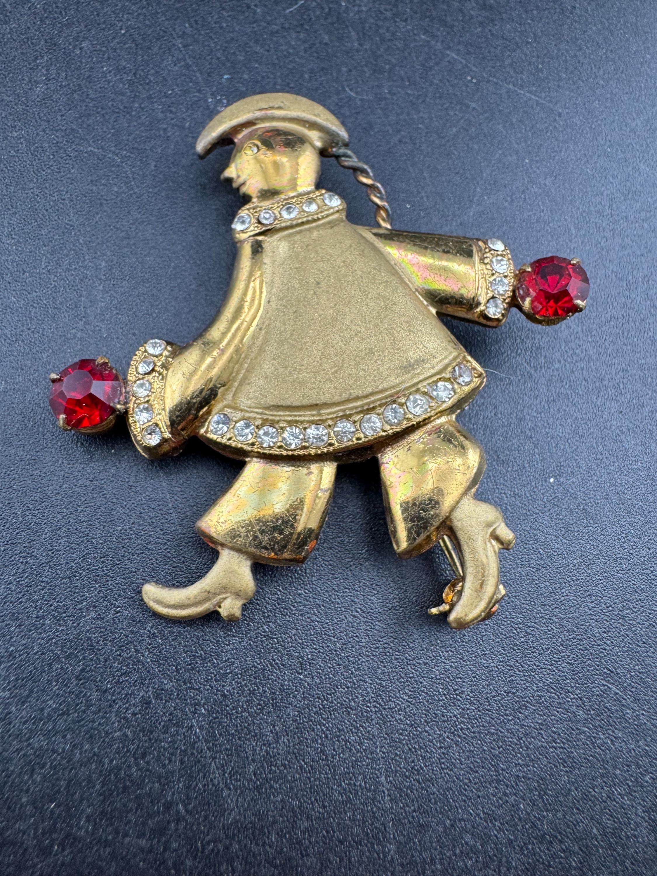 Vintage China man art deco ruby paste brass brooch