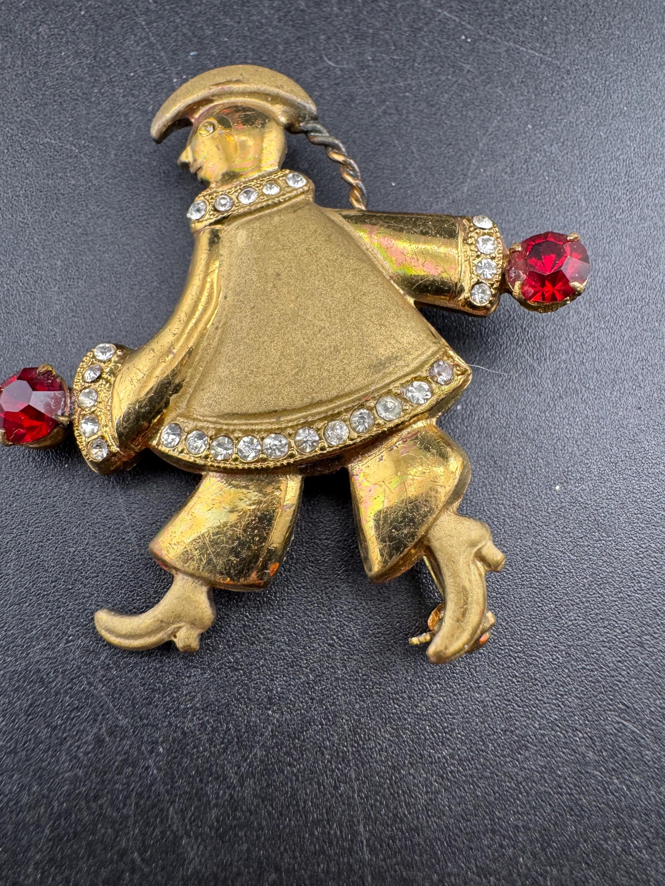 Vintage China man art deco ruby paste brass brooch