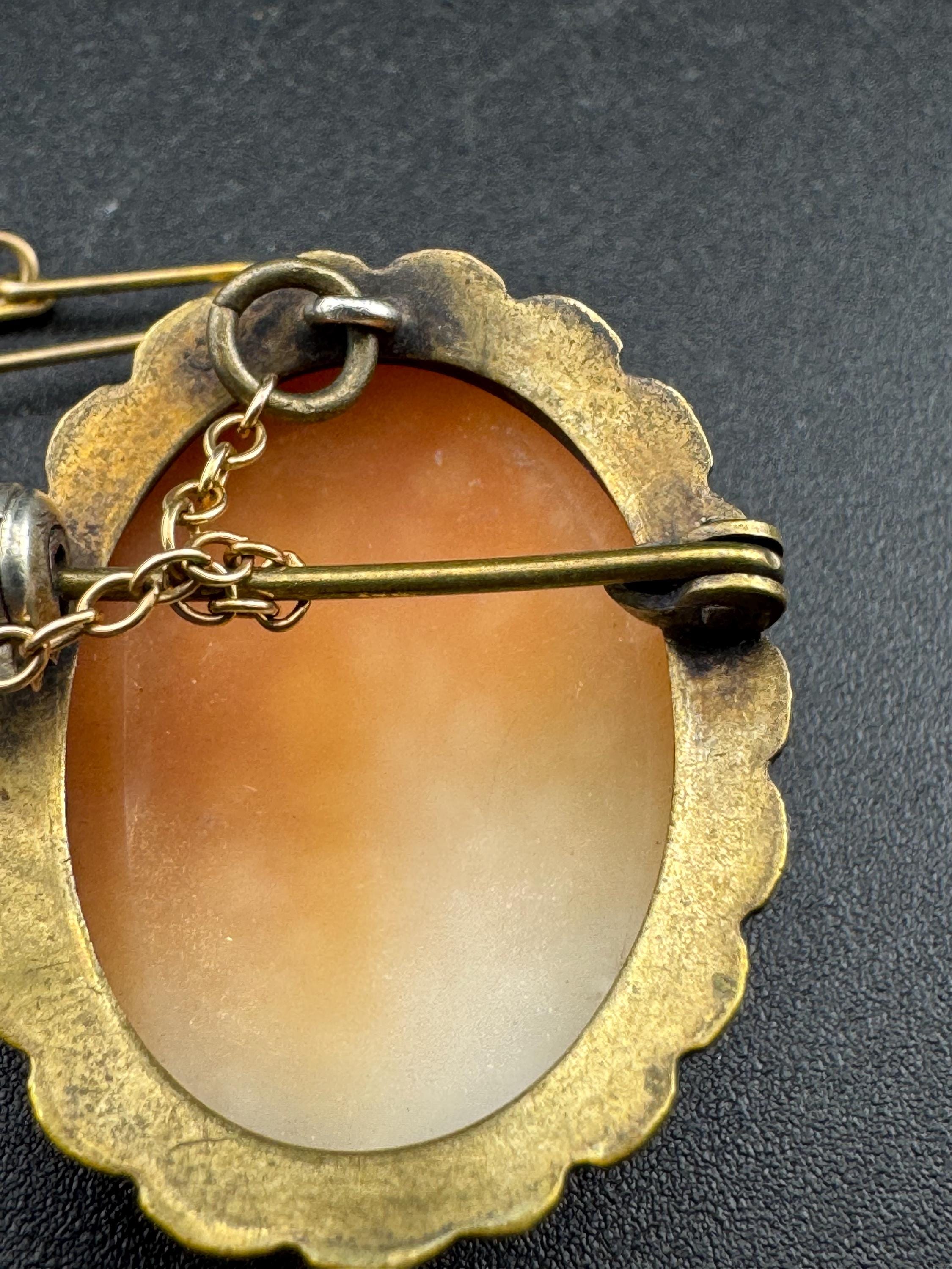 Pinchbeck gilt gold carved shell cameo brooch , 3cm safety clasp