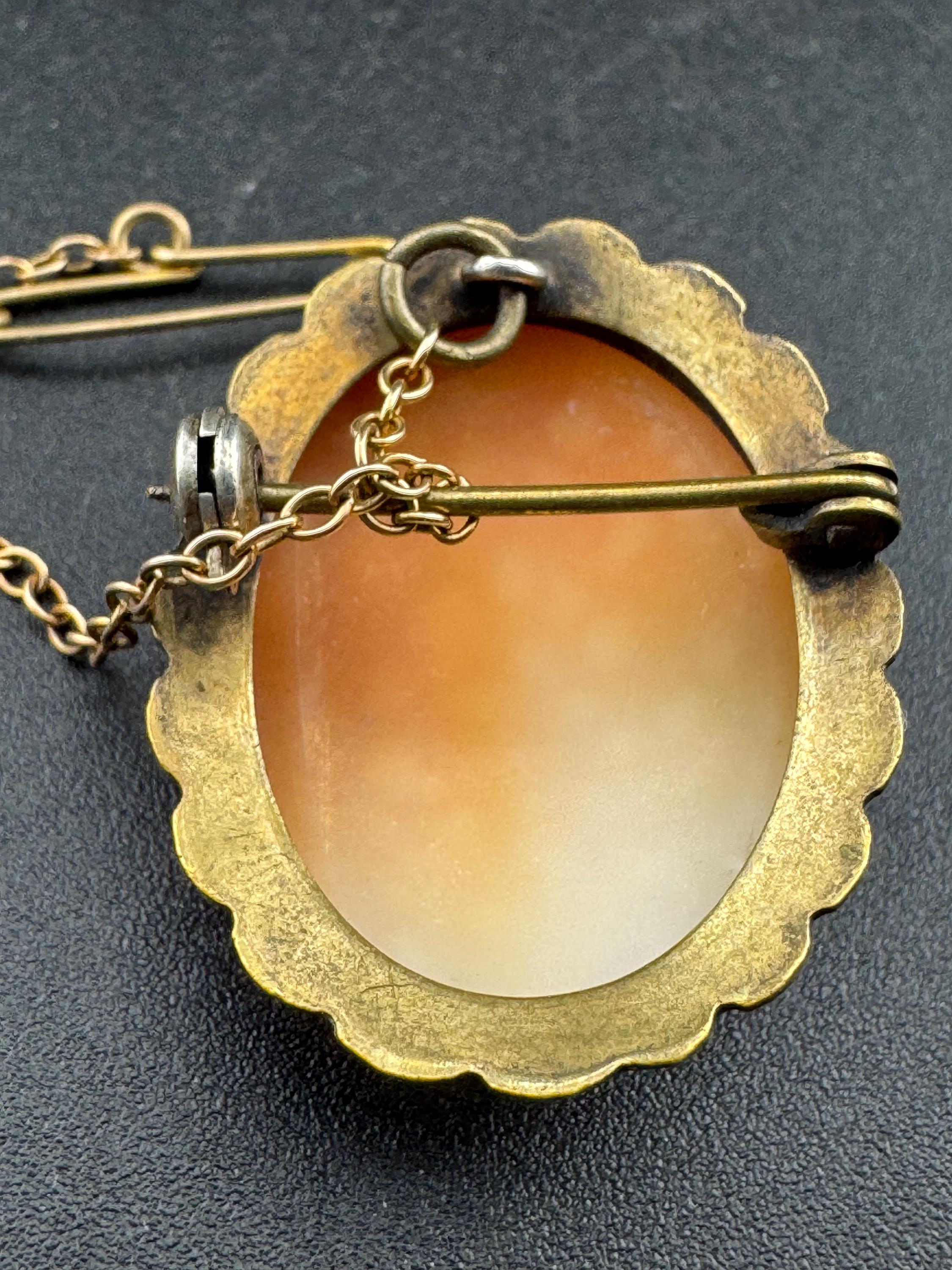 Pinchbeck gilt gold carved shell cameo brooch , 3cm safety clasp