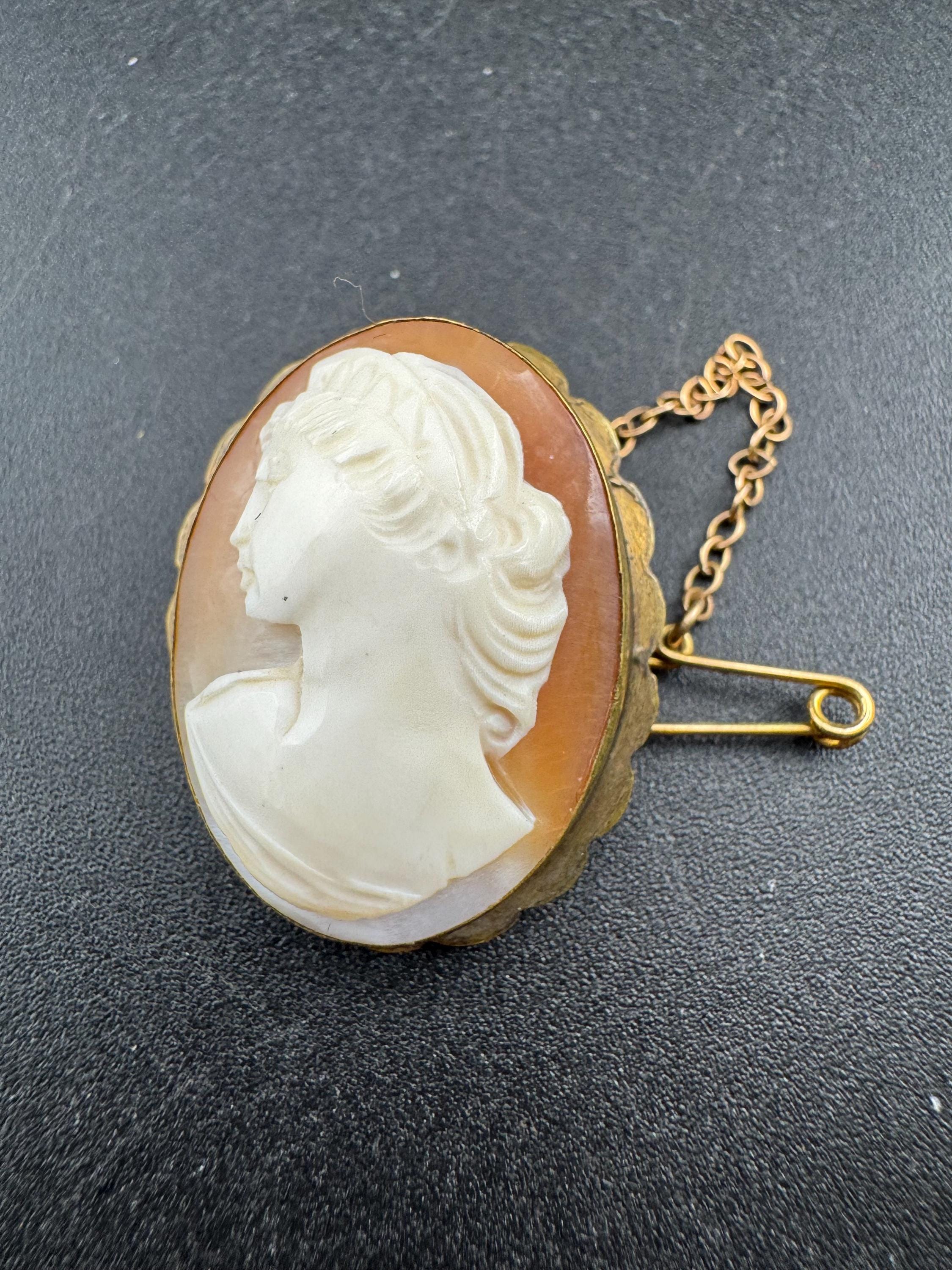 Pinchbeck gilt gold carved shell cameo brooch , 3cm safety clasp