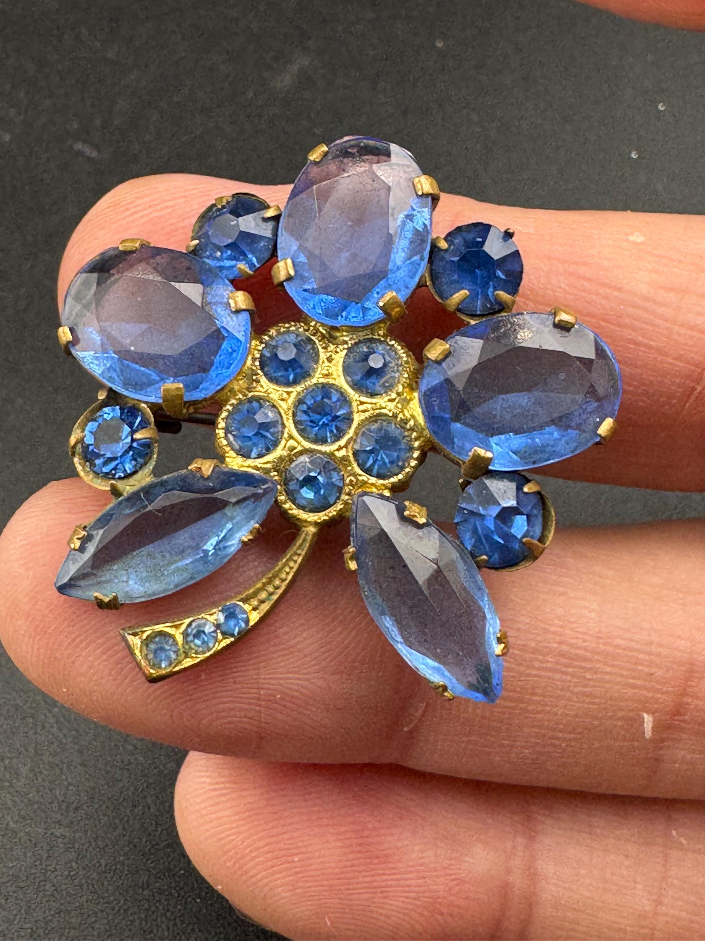 Art Deco sapphire rhinestone floral brooch, c clasp vintage