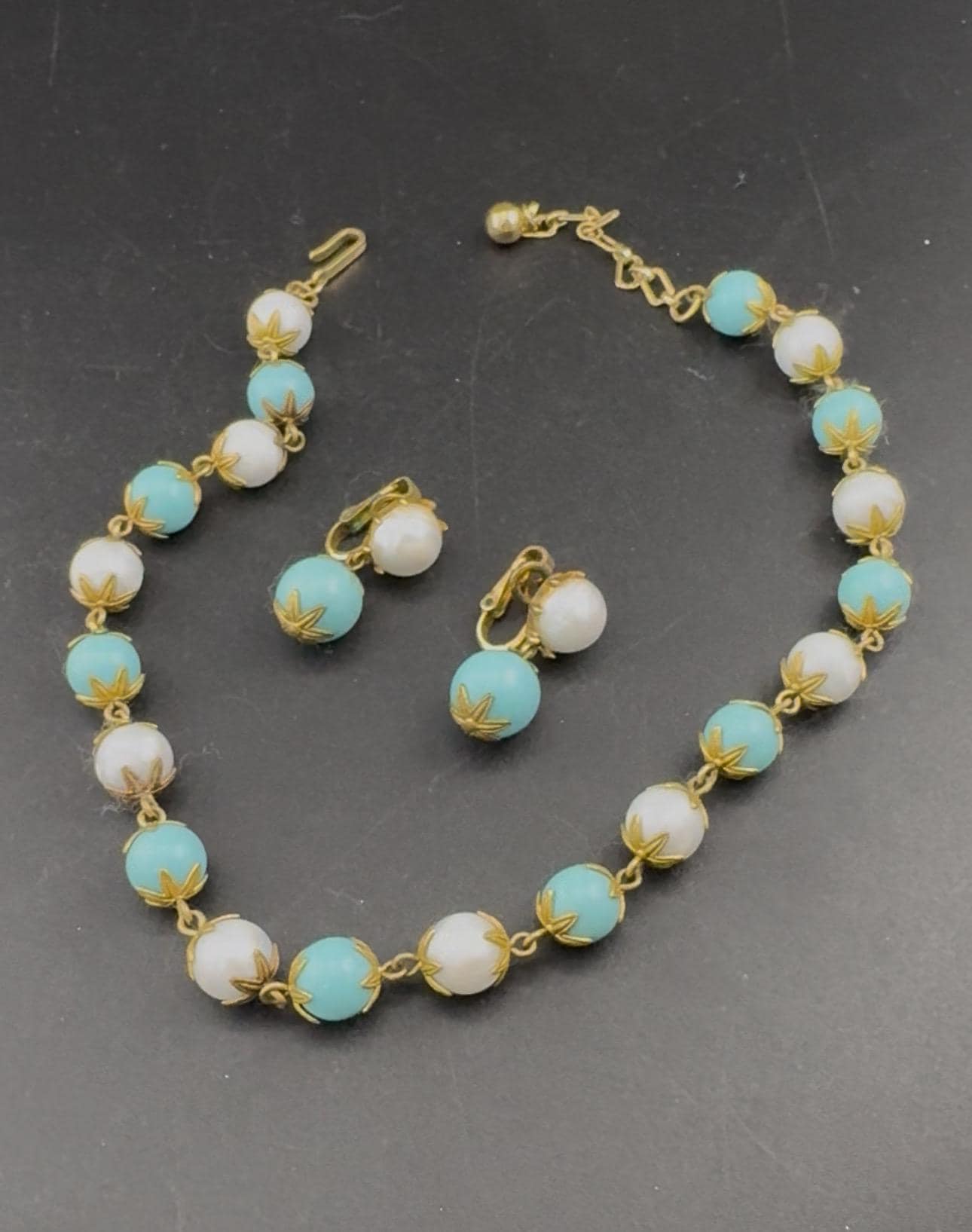 vintage TRIFARI turquoise and pearl necklace and clip on earring jewellery set