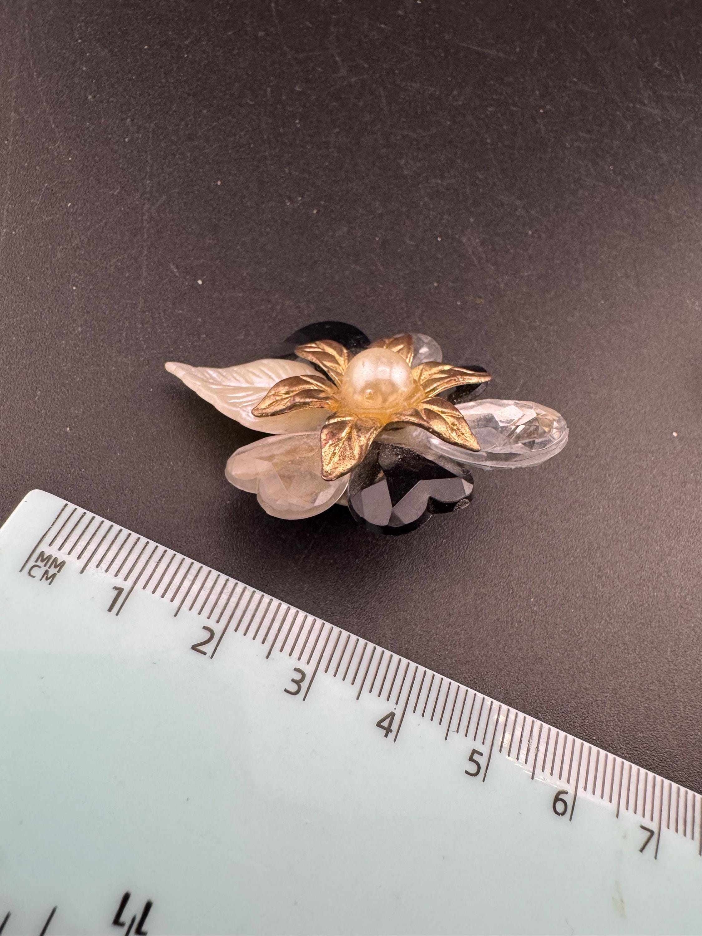 Oversized 5cm black gold pearl plastic cluster beaded leaf Clip On Earrings Vintage