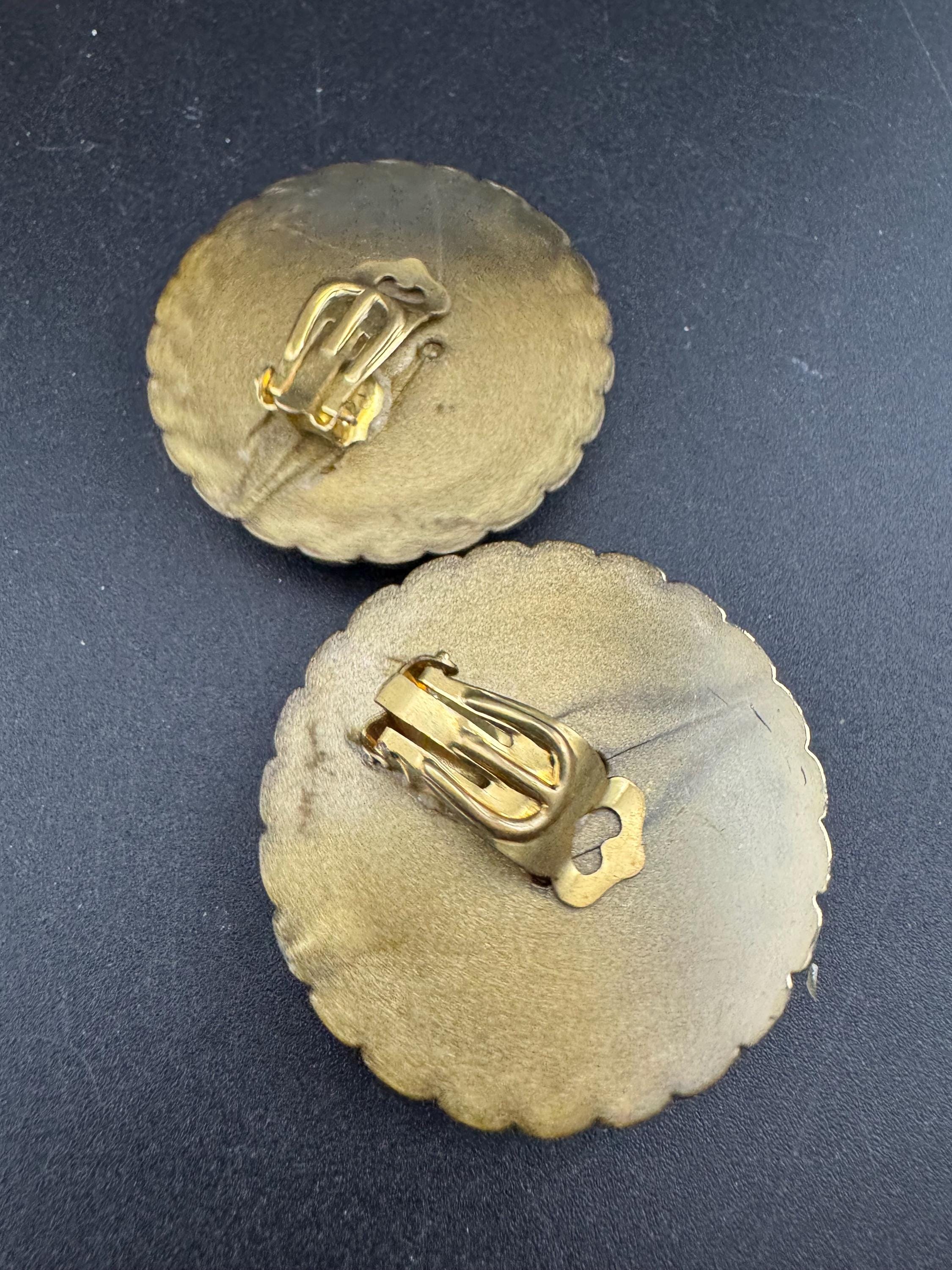 Vintage plastic oversized gold tone ink pink purple clip on earrings 4cm