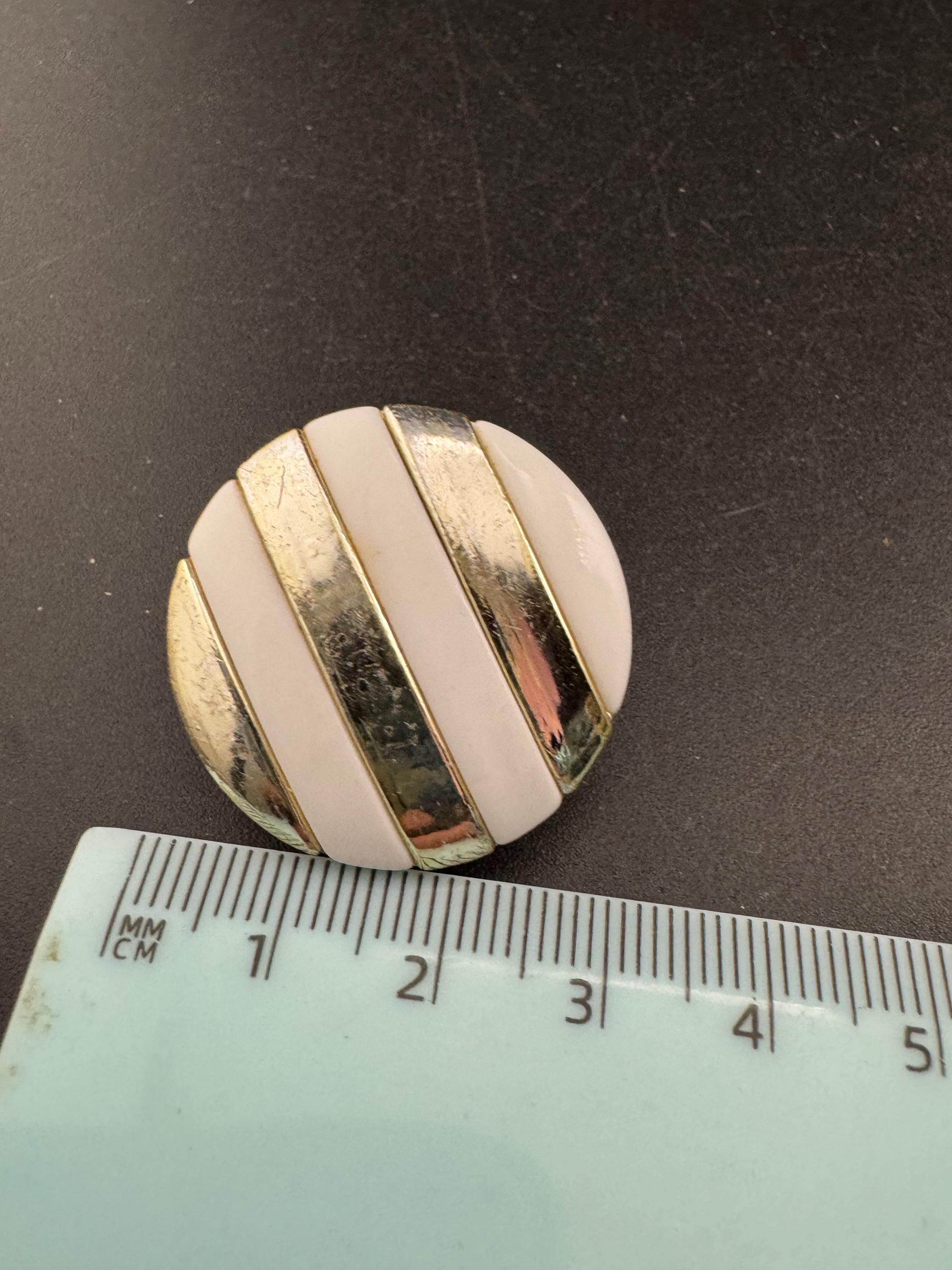 vintage 3cm white and gold striped round plastic button disc stud clip on earrings
