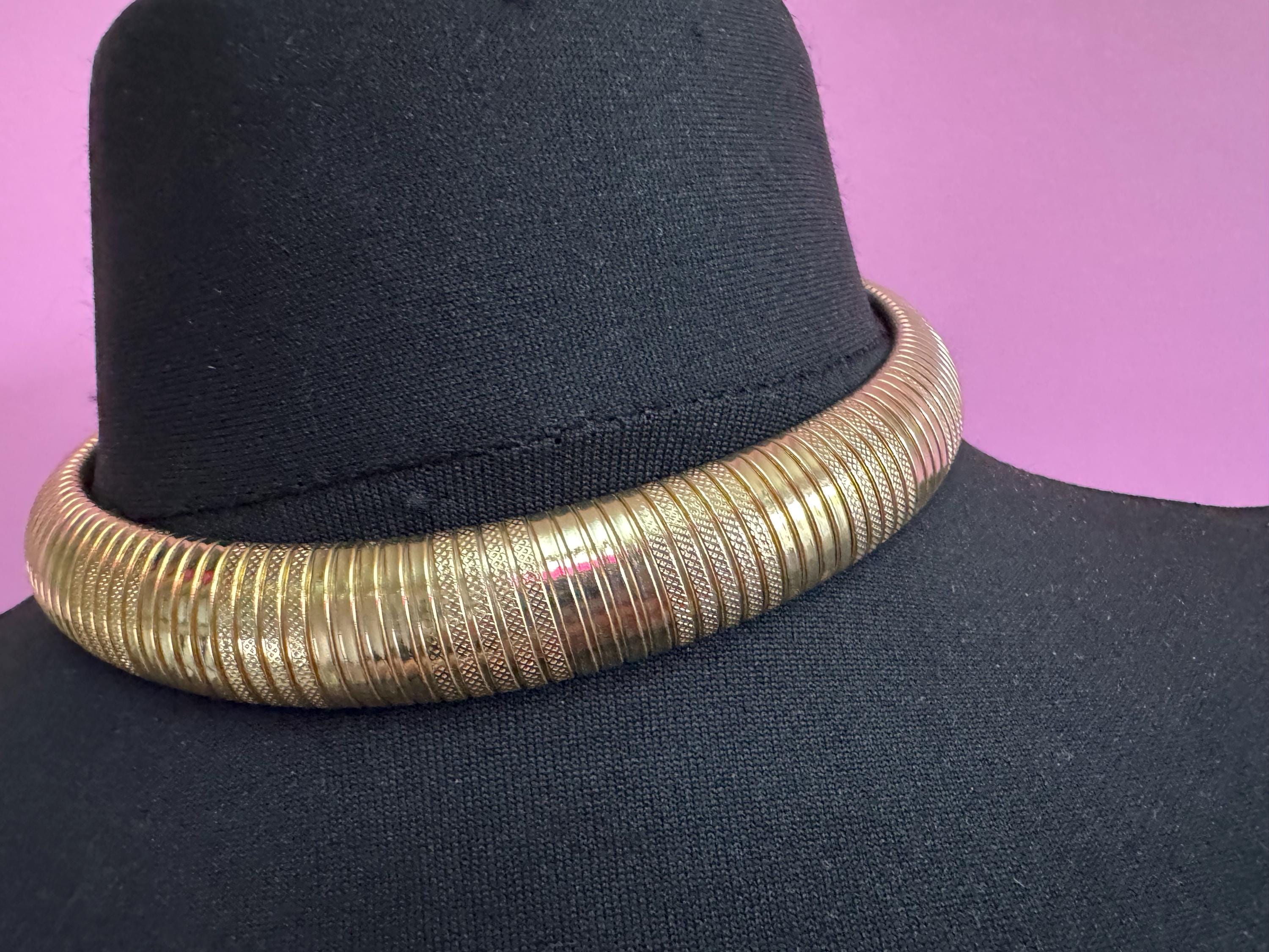 Two tone gold omega choker necklace , vintage 47cm