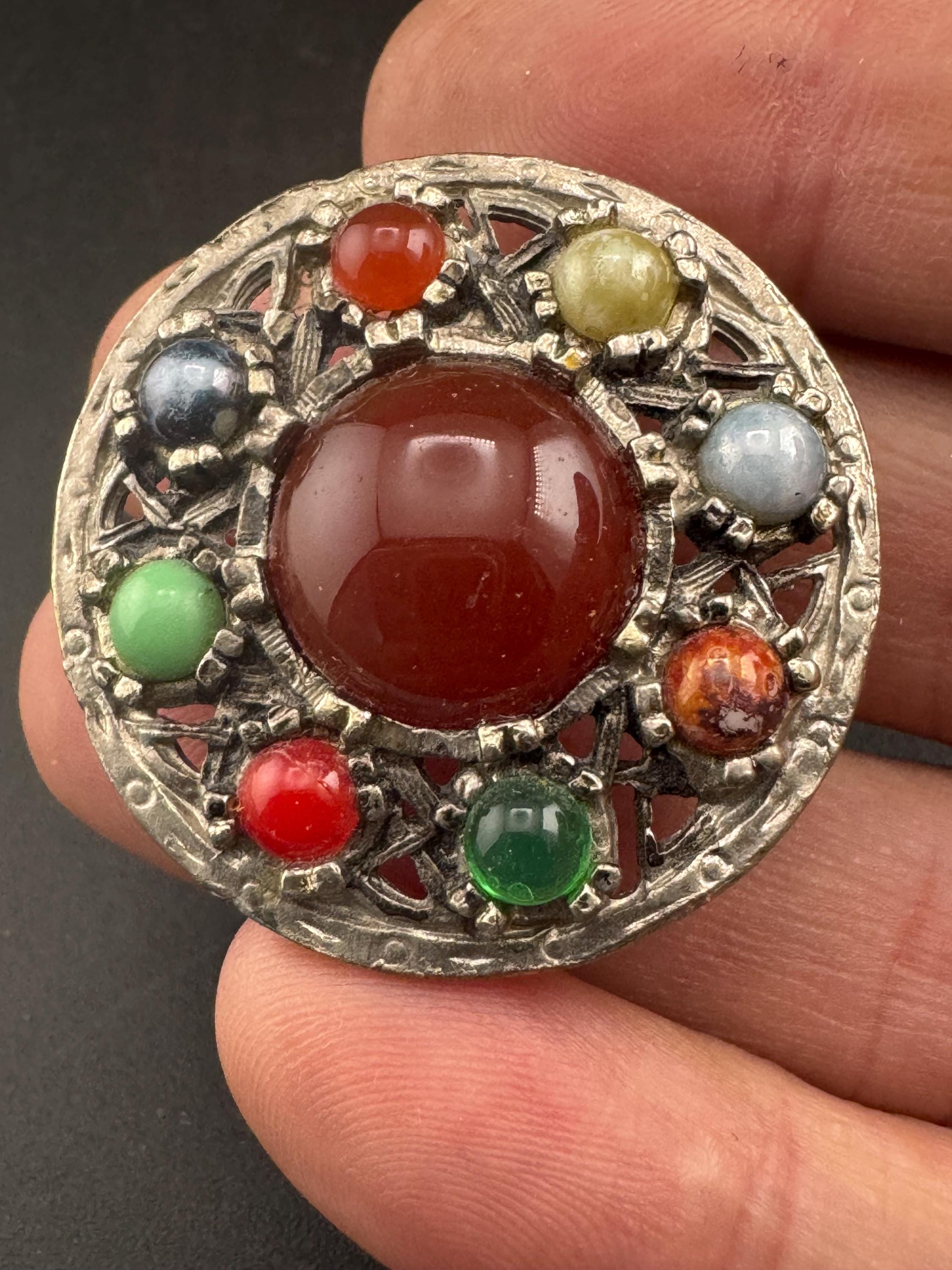 Vintage silver tone Scottish natural agates pebble glass brooch